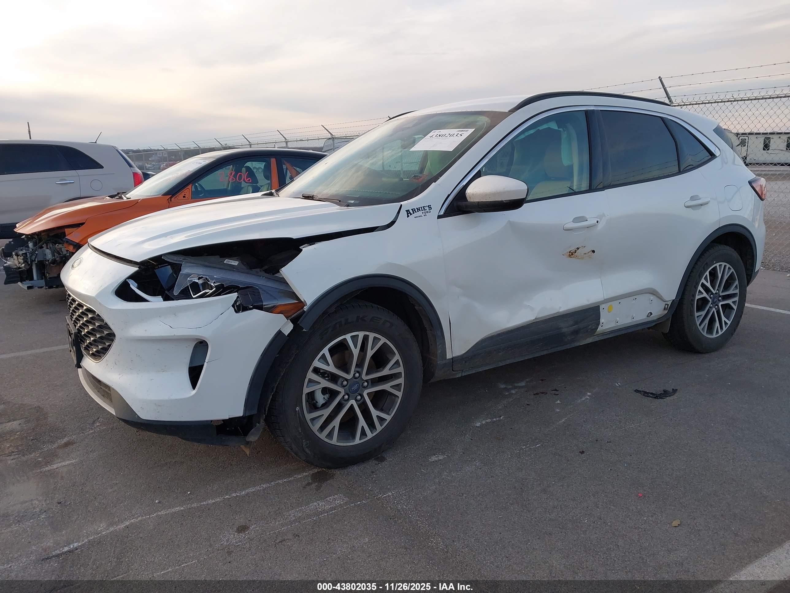 FORD ESCAPE image 6