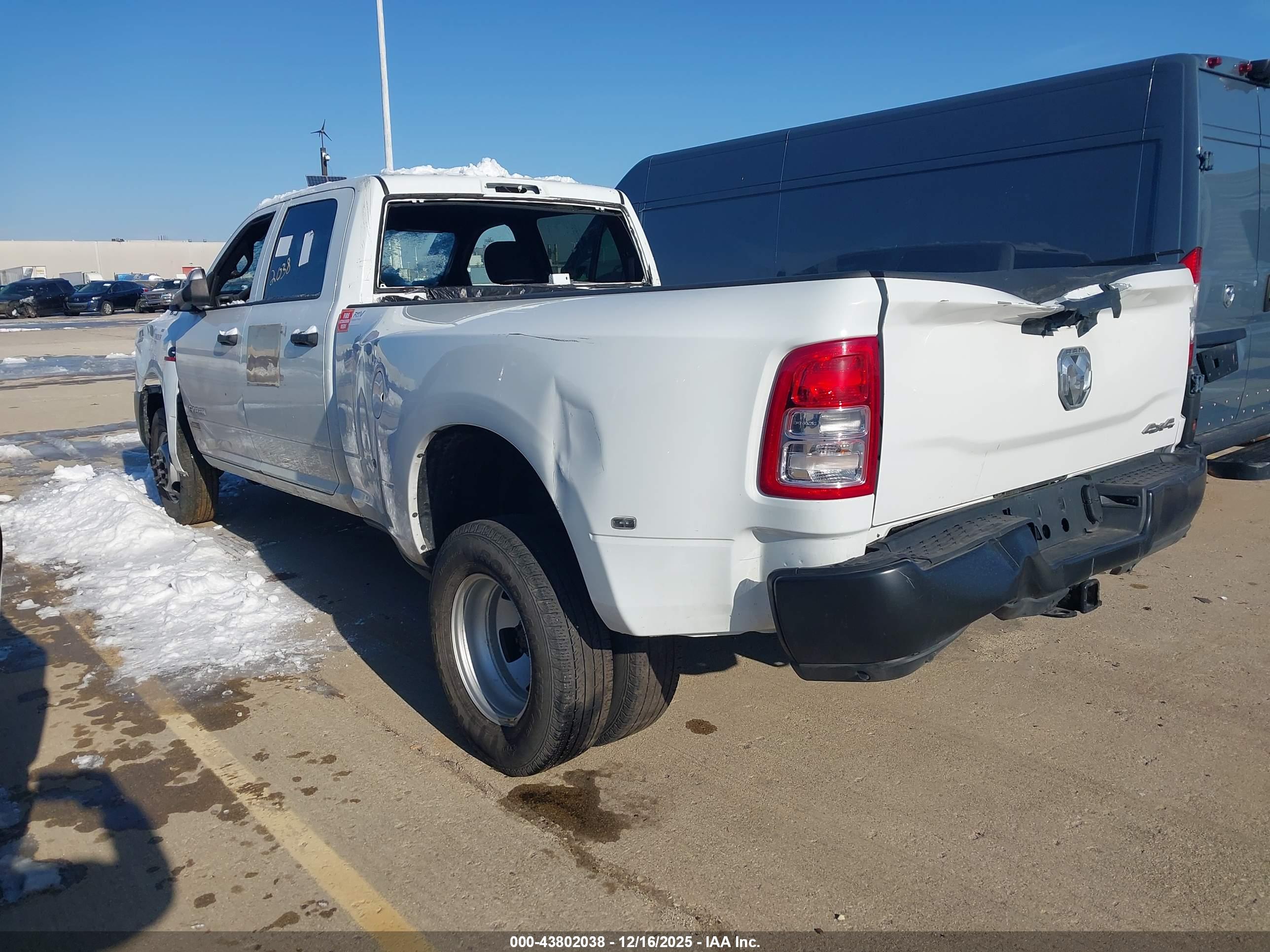 RAM 3500 image 3