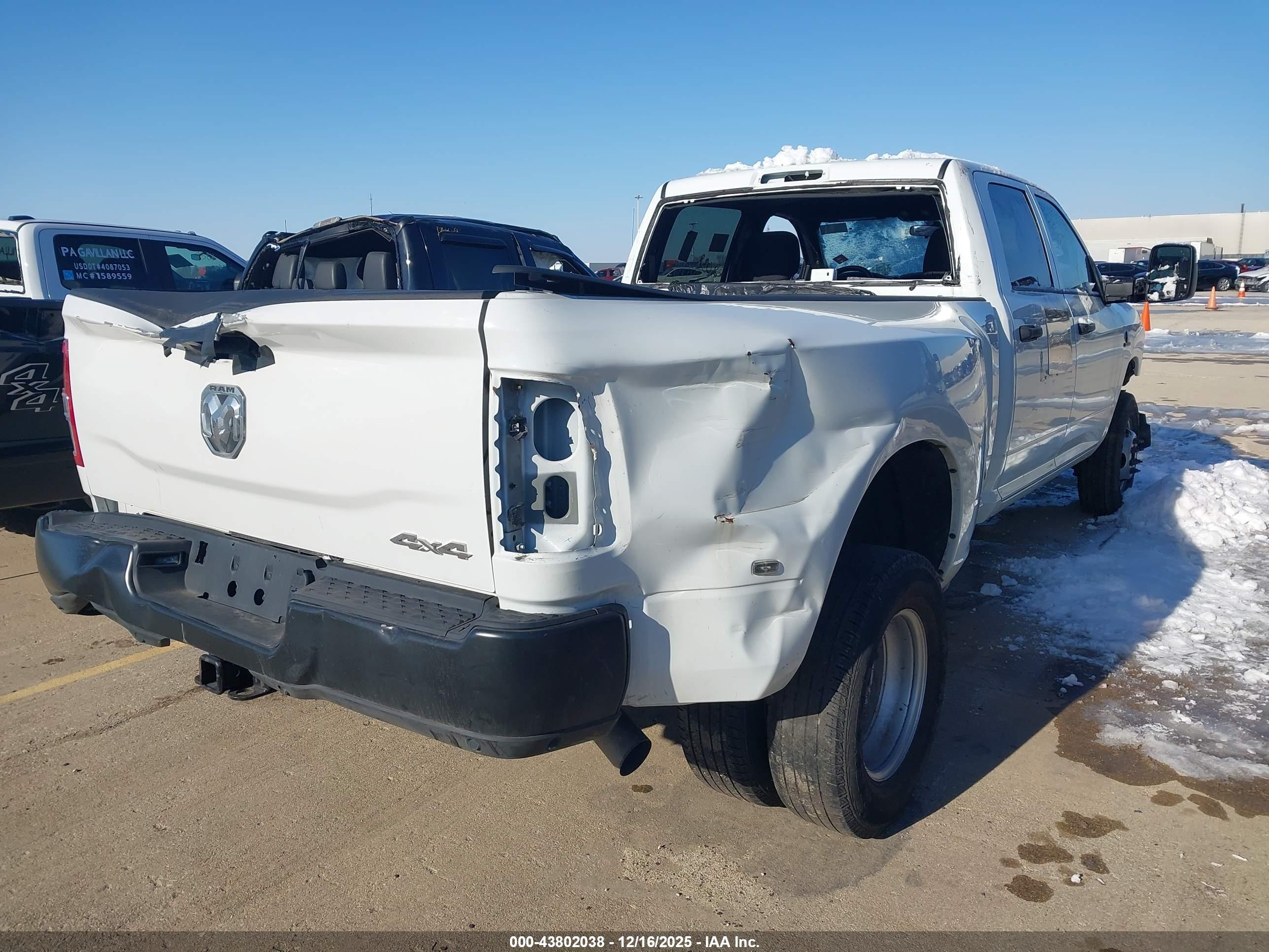 RAM 3500 image 4