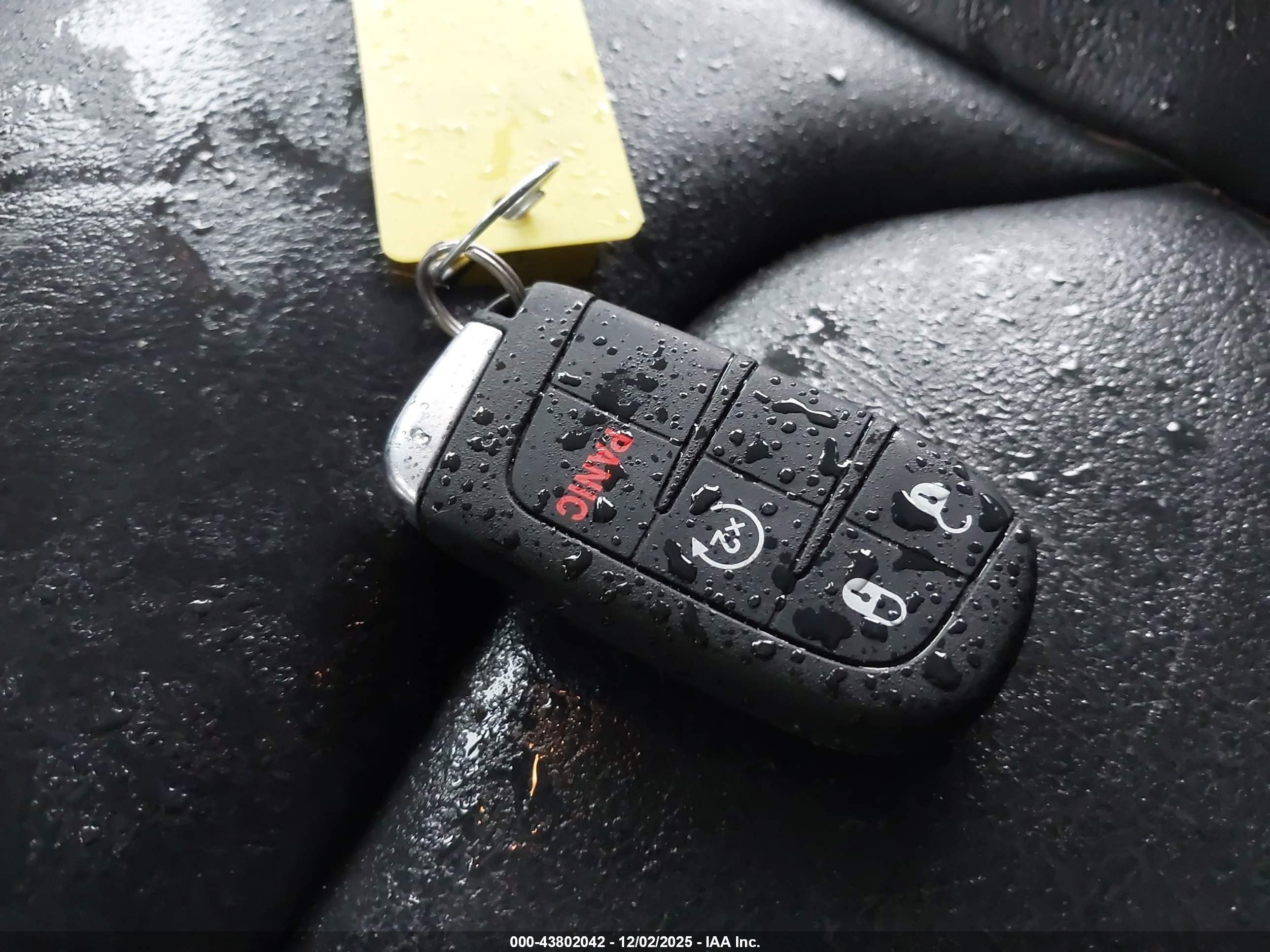 JEEP RENEGADE image 11