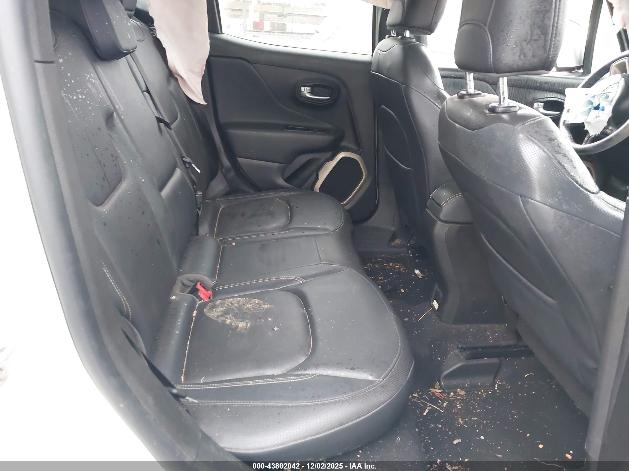 JEEP RENEGADE image 8