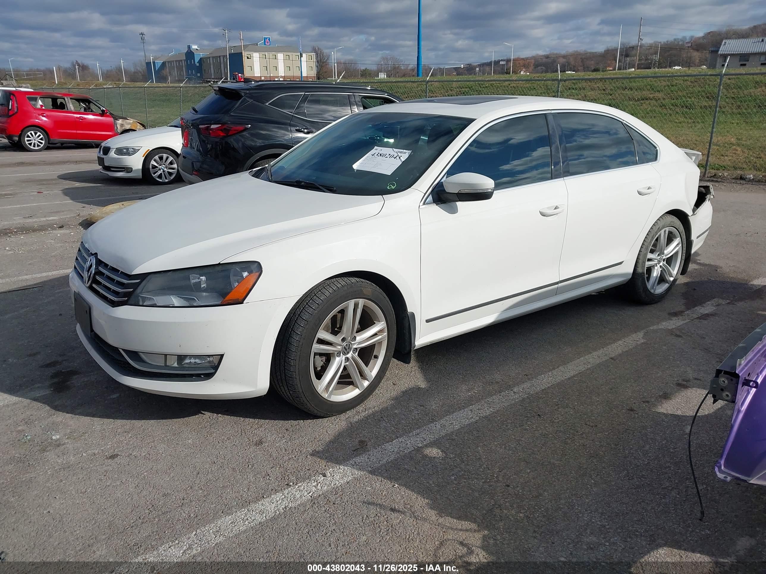 VOLKSWAGEN PASSAT image 2