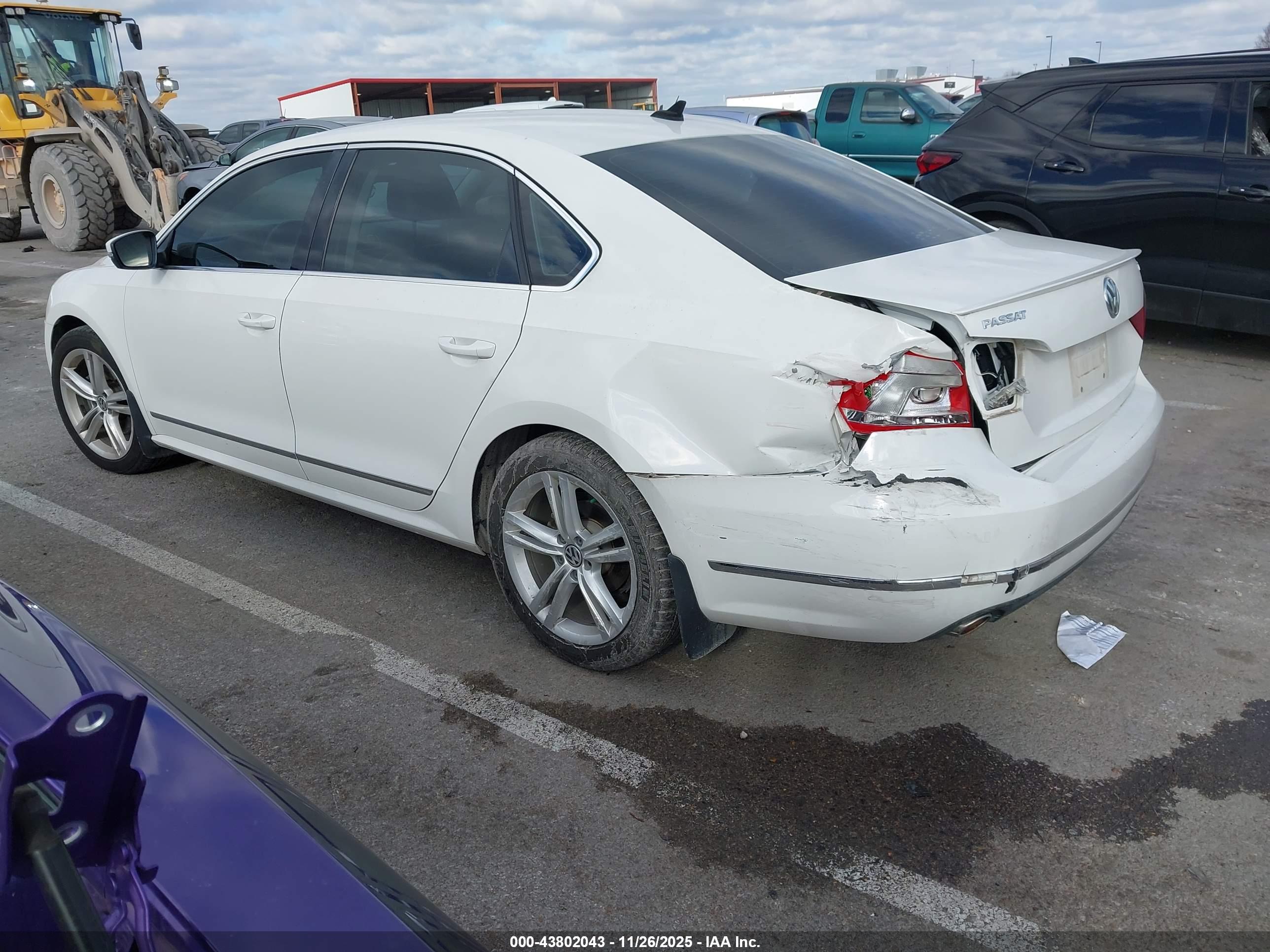 VOLKSWAGEN PASSAT image 3