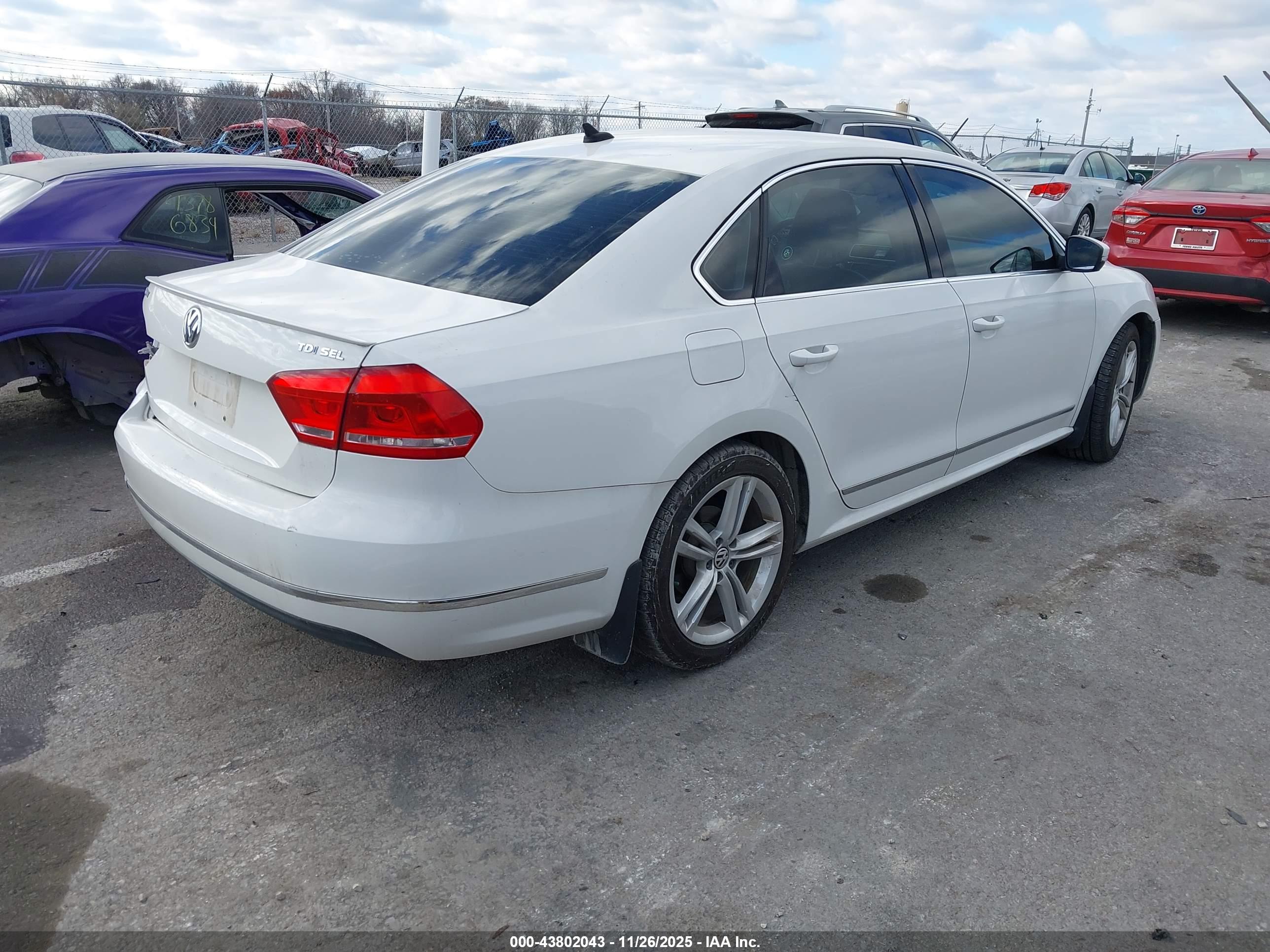 VOLKSWAGEN PASSAT image 4