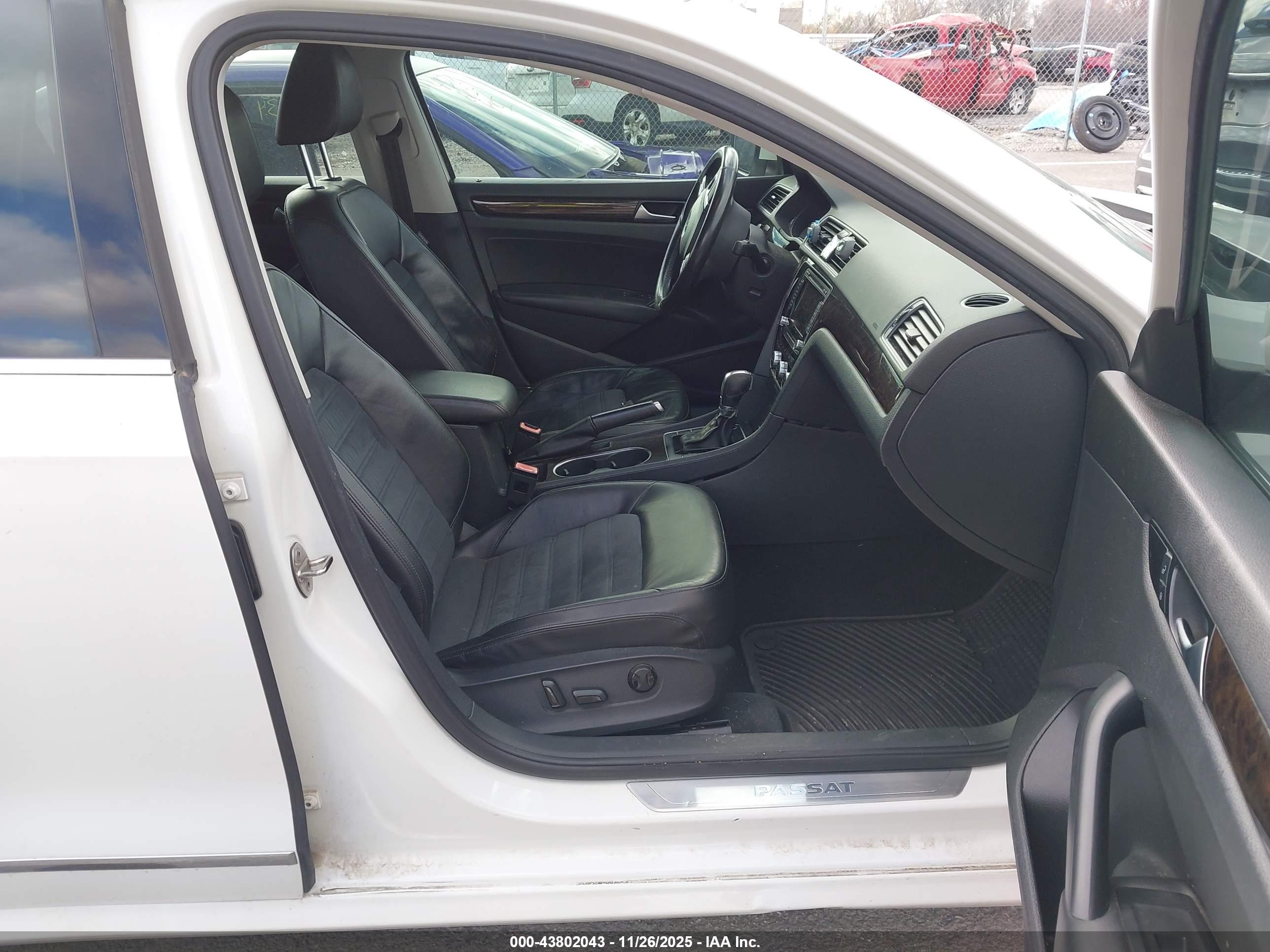 VOLKSWAGEN PASSAT image 5