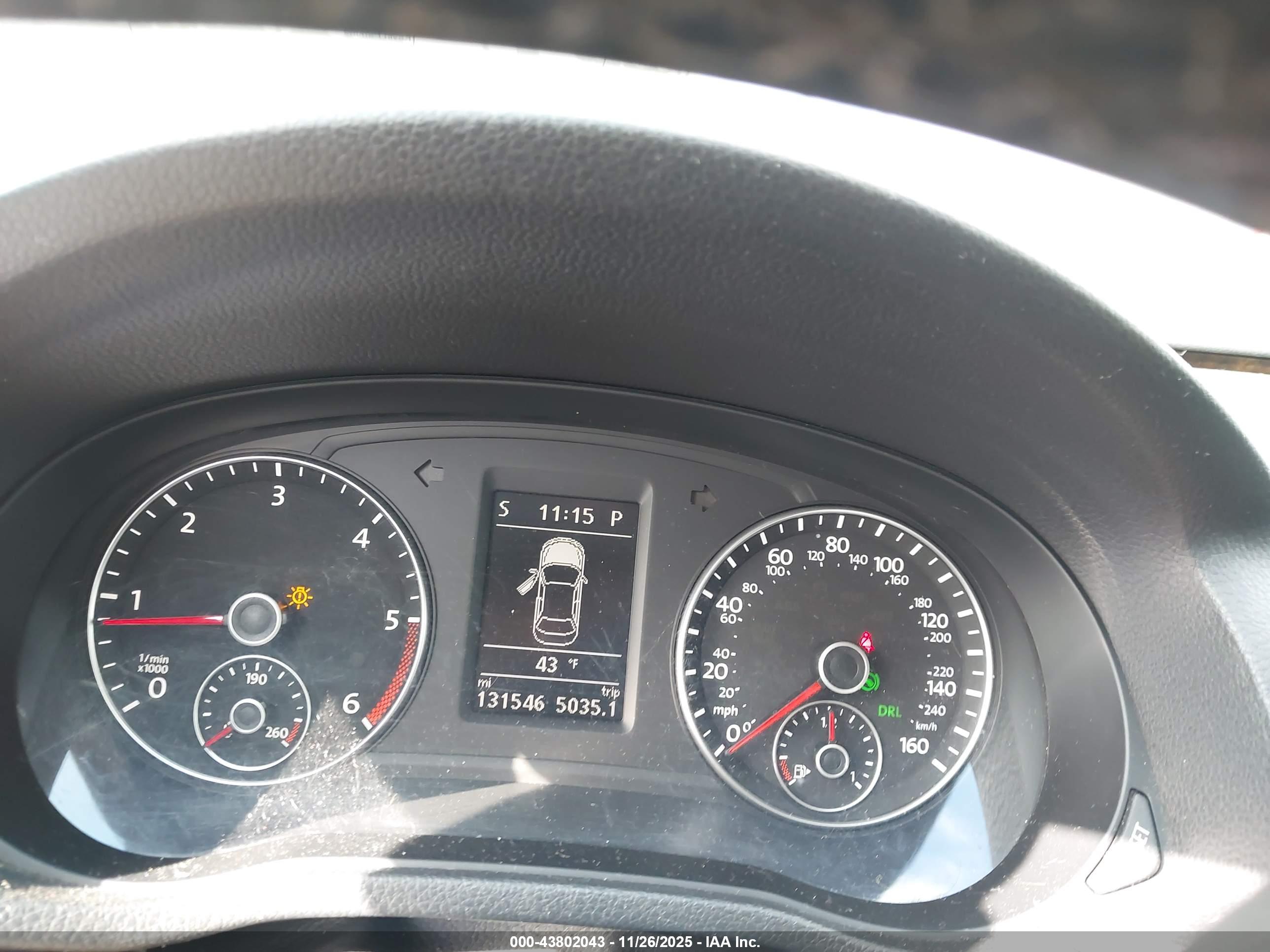 VOLKSWAGEN PASSAT image 7
