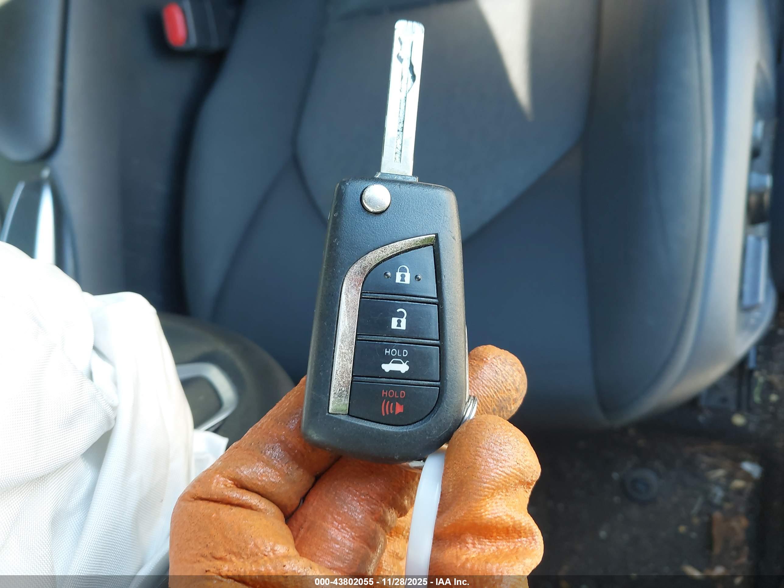 TOYOTA CAMRY image 11
