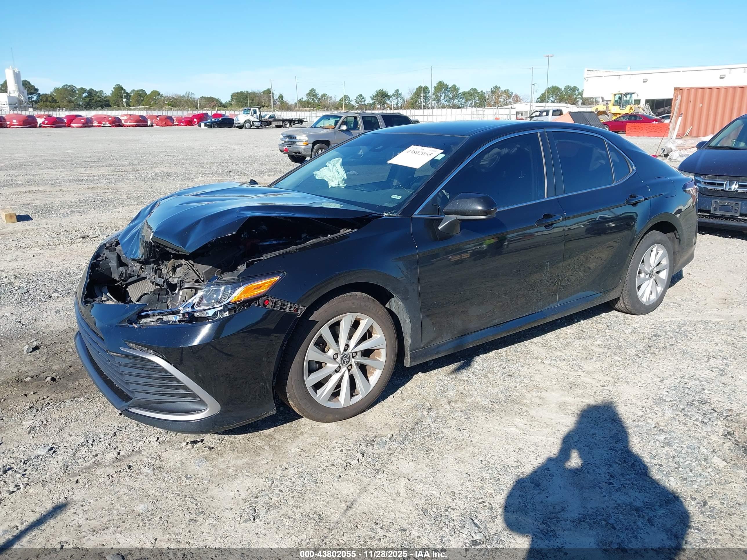 TOYOTA CAMRY image 2