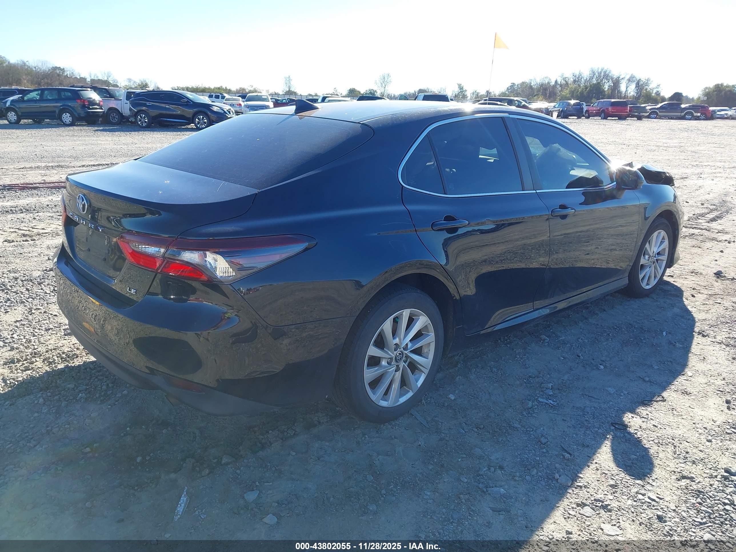TOYOTA CAMRY image 4