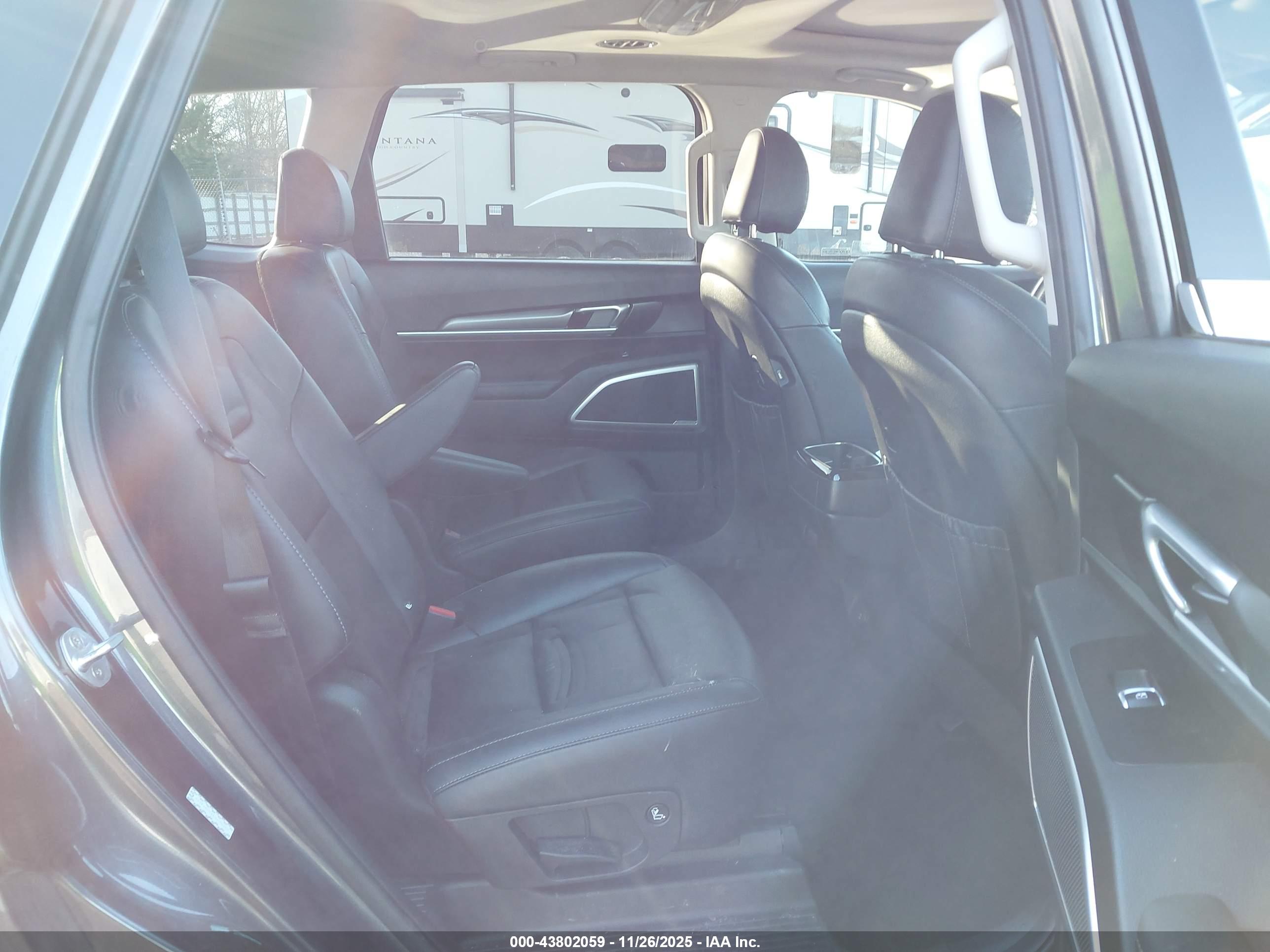 KIA TELLURIDE image 8