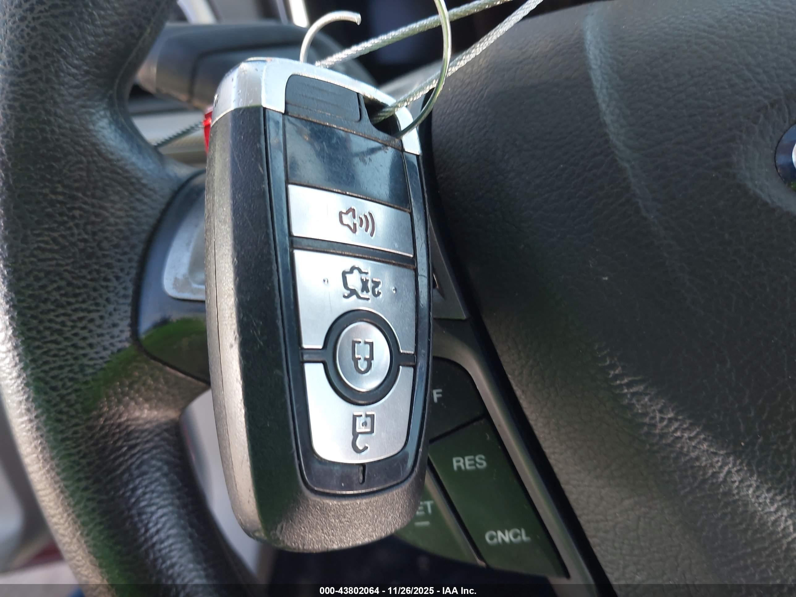 FORD FUSION image 11