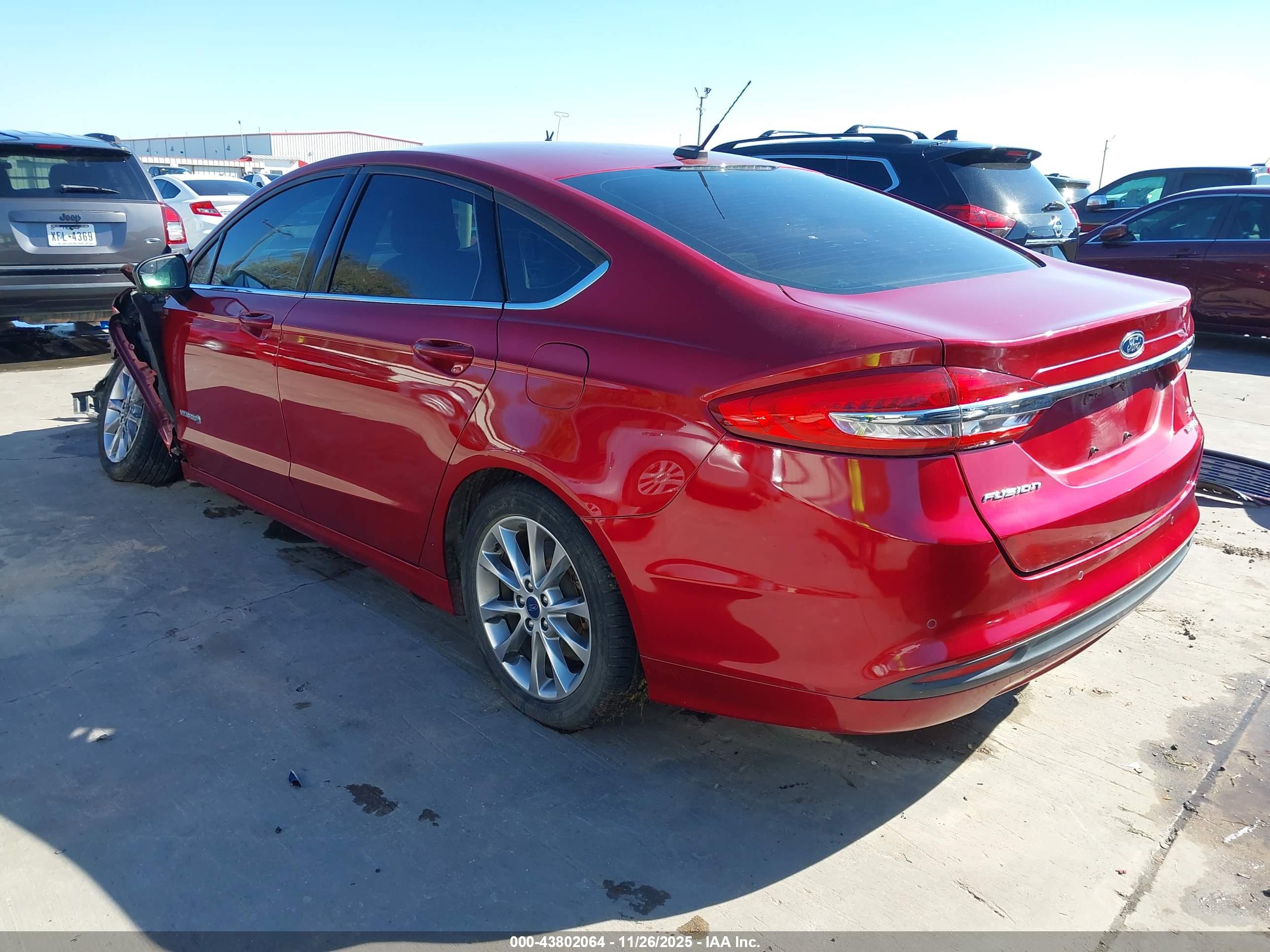 FORD FUSION image 3