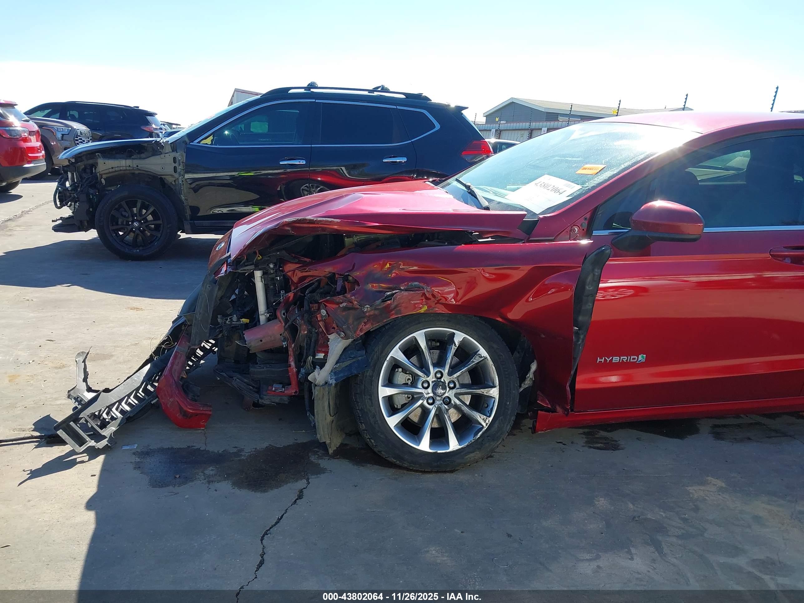 FORD FUSION image 6