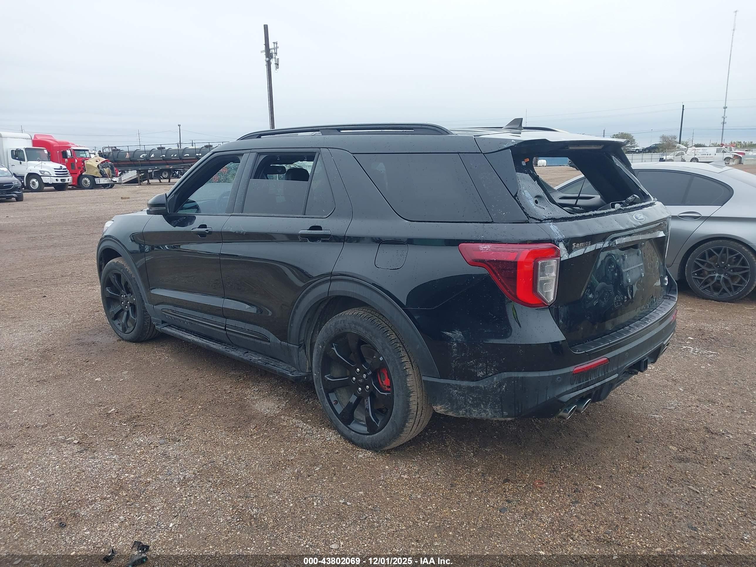 FORD EXPLORER image 3