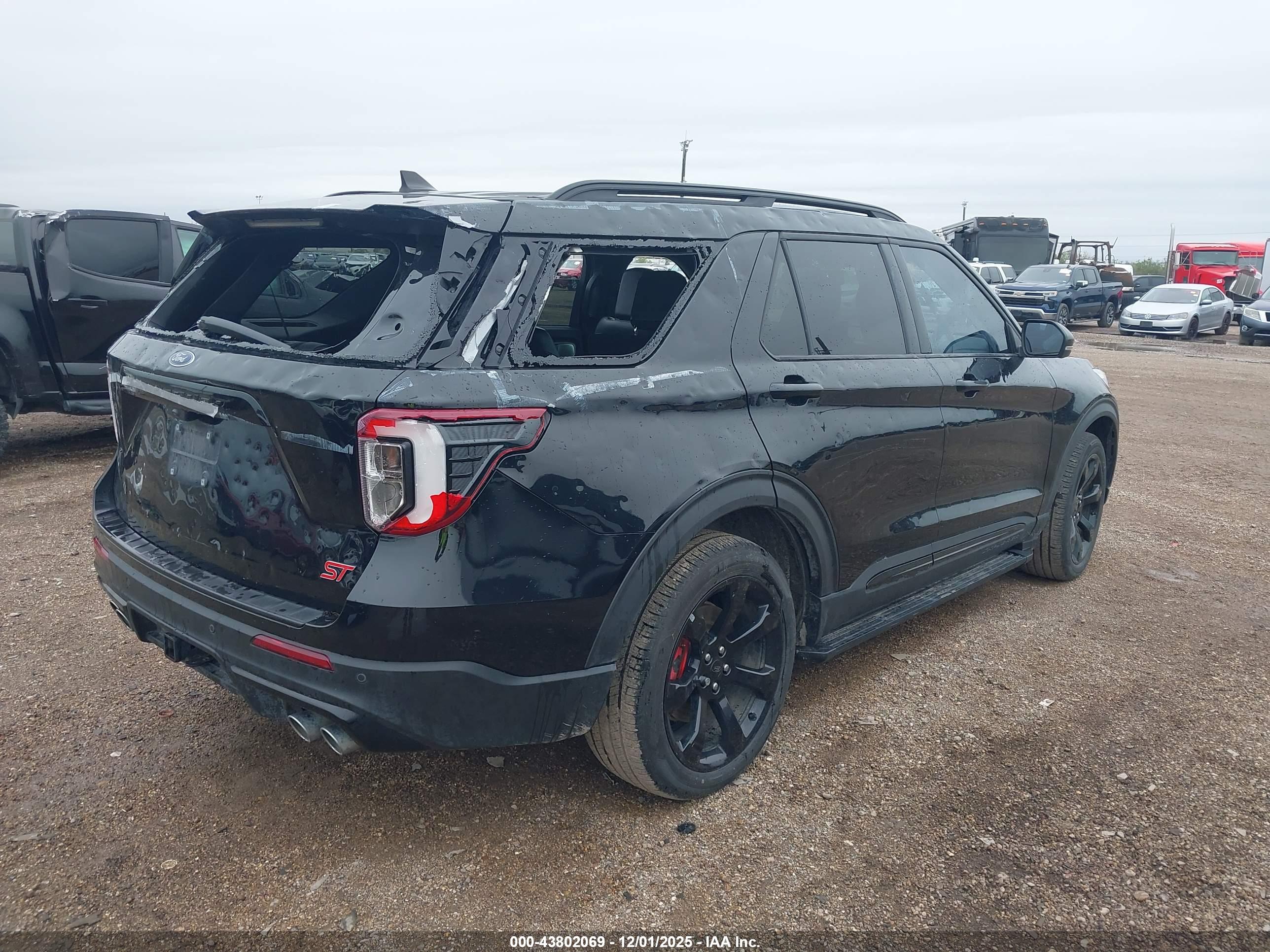 FORD EXPLORER image 4