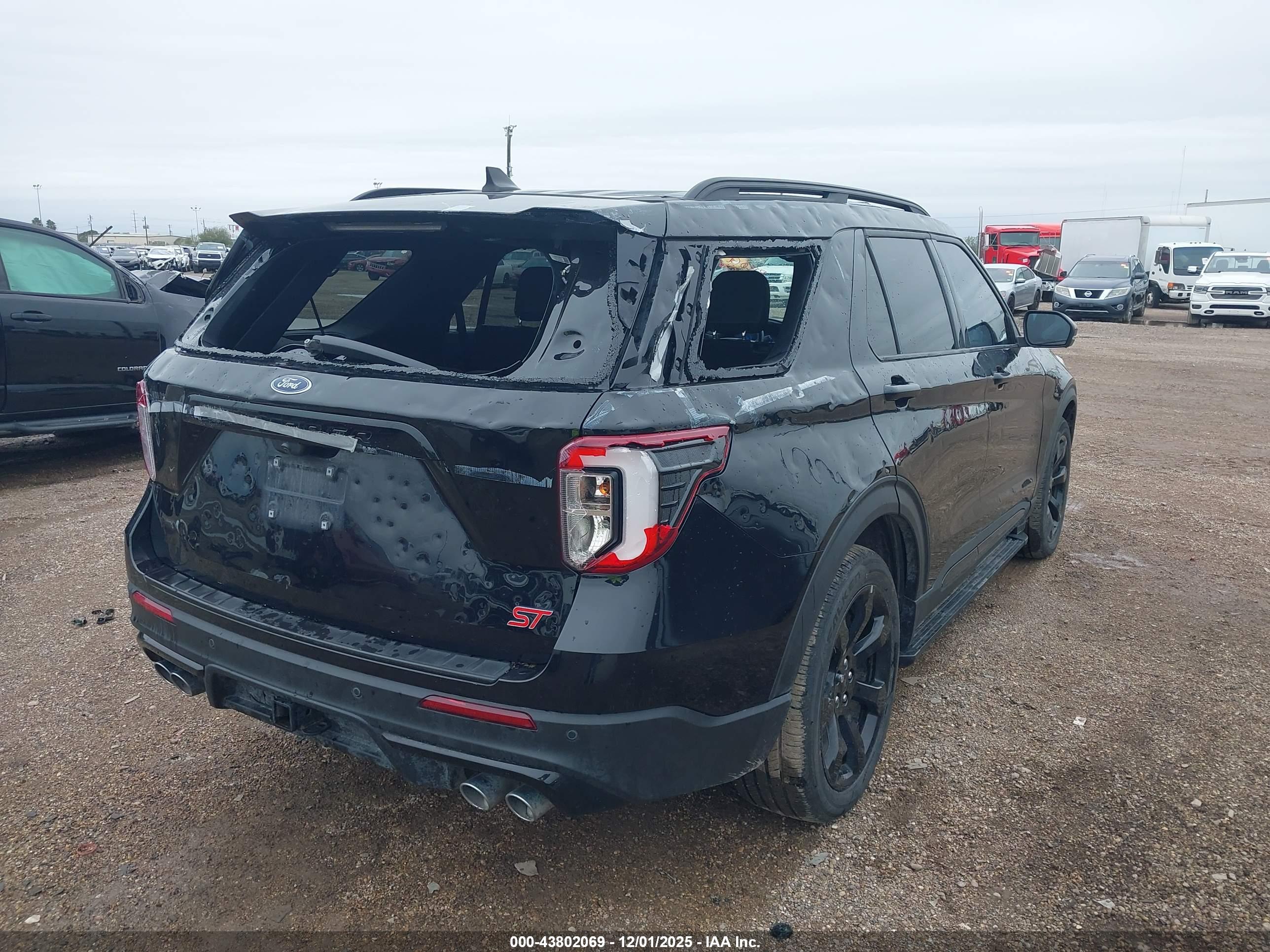 FORD EXPLORER image 6