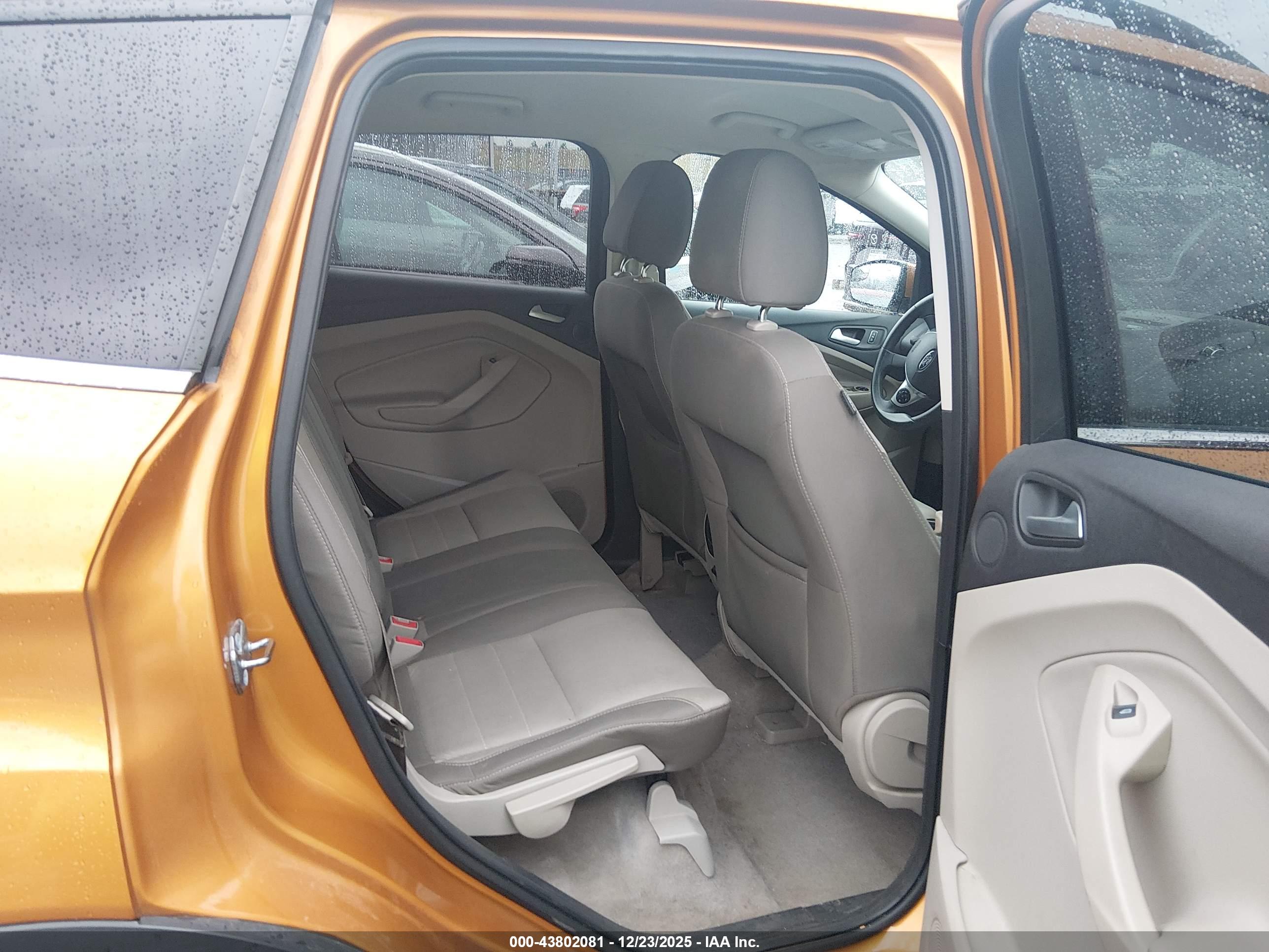 FORD ESCAPE image 8