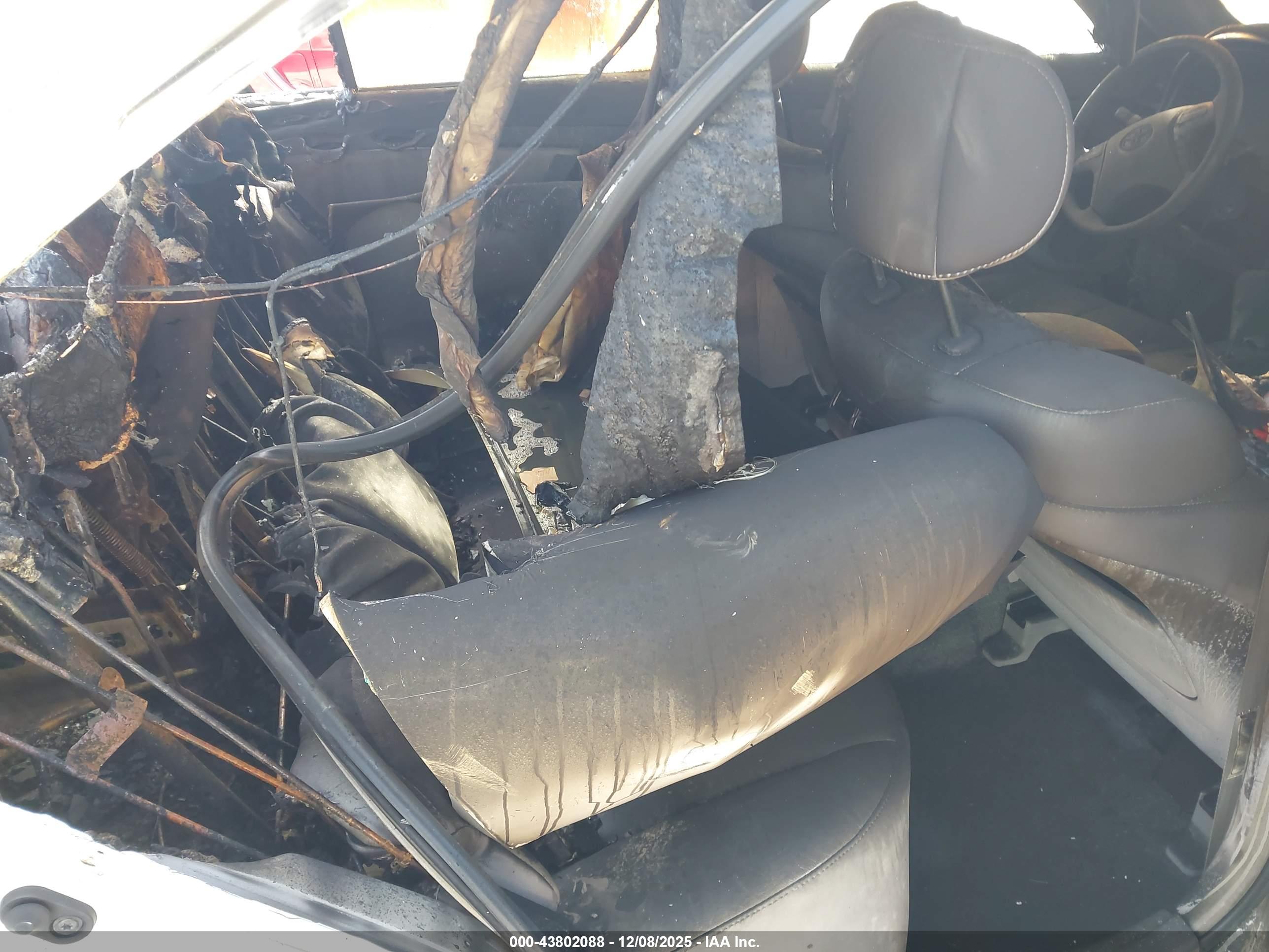 TOYOTA CAMRY image 8