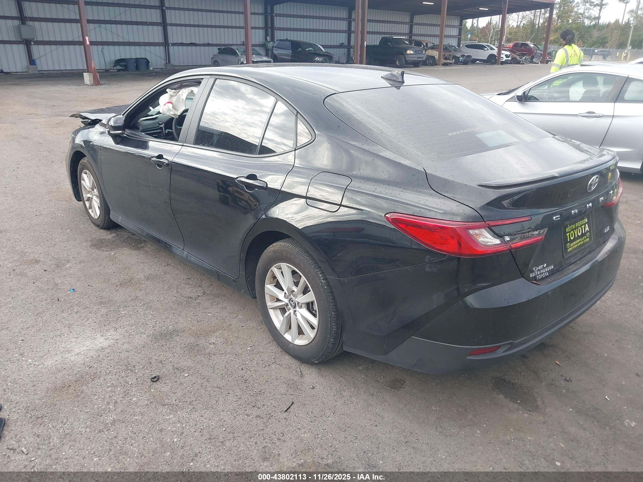 TOYOTA CAMRY image 3