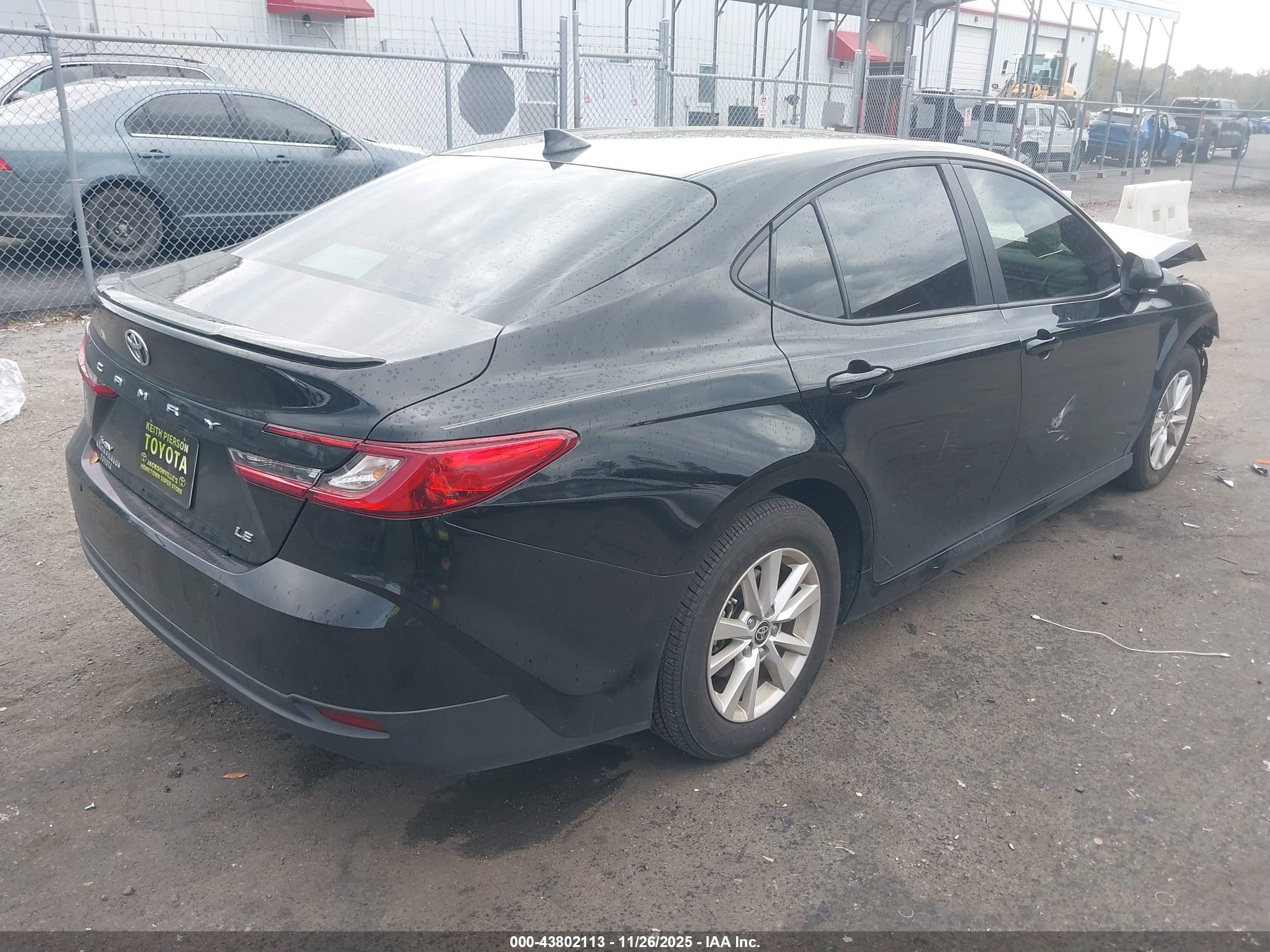 TOYOTA CAMRY image 4