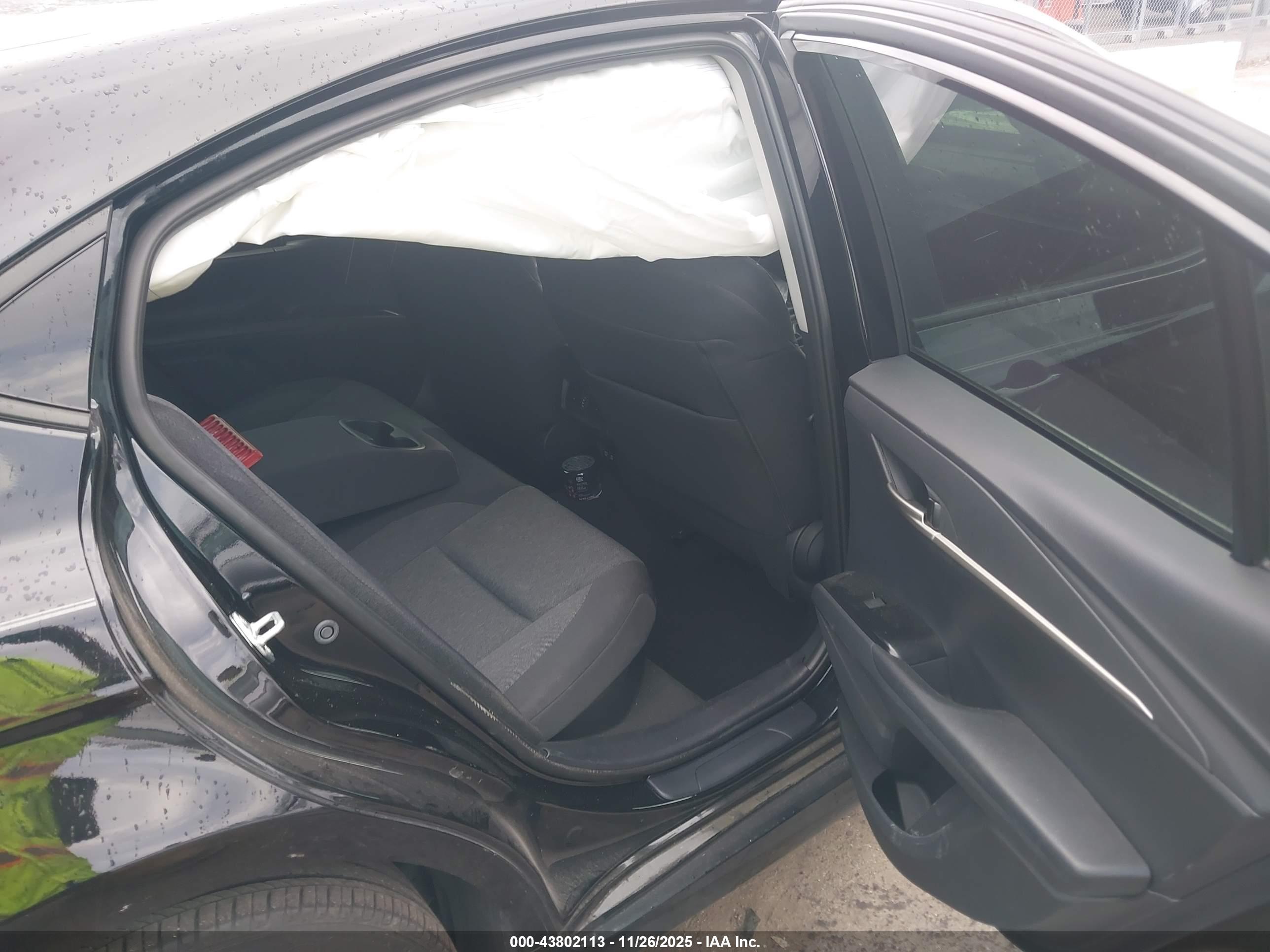 TOYOTA CAMRY image 8