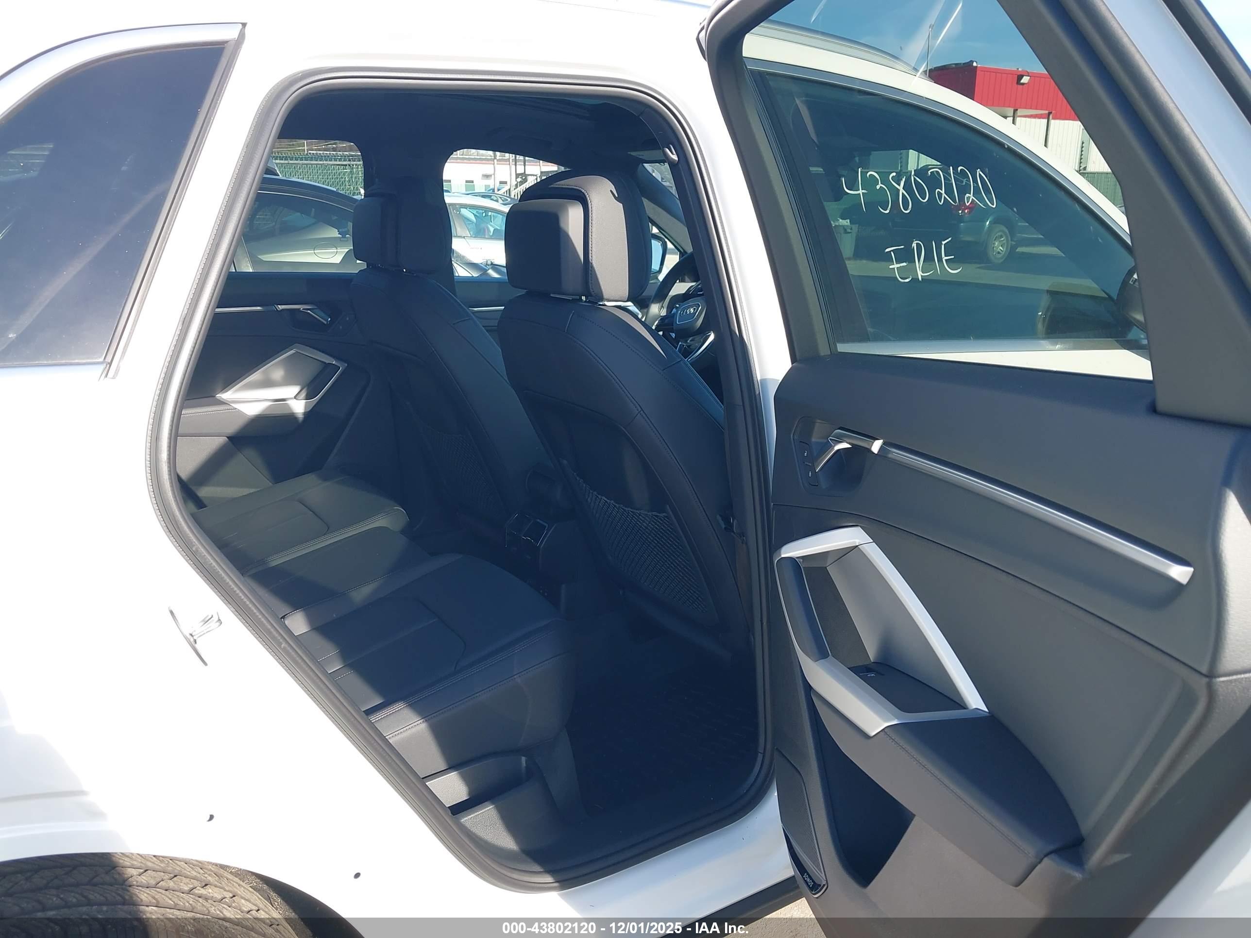AUDI Q3 image 8