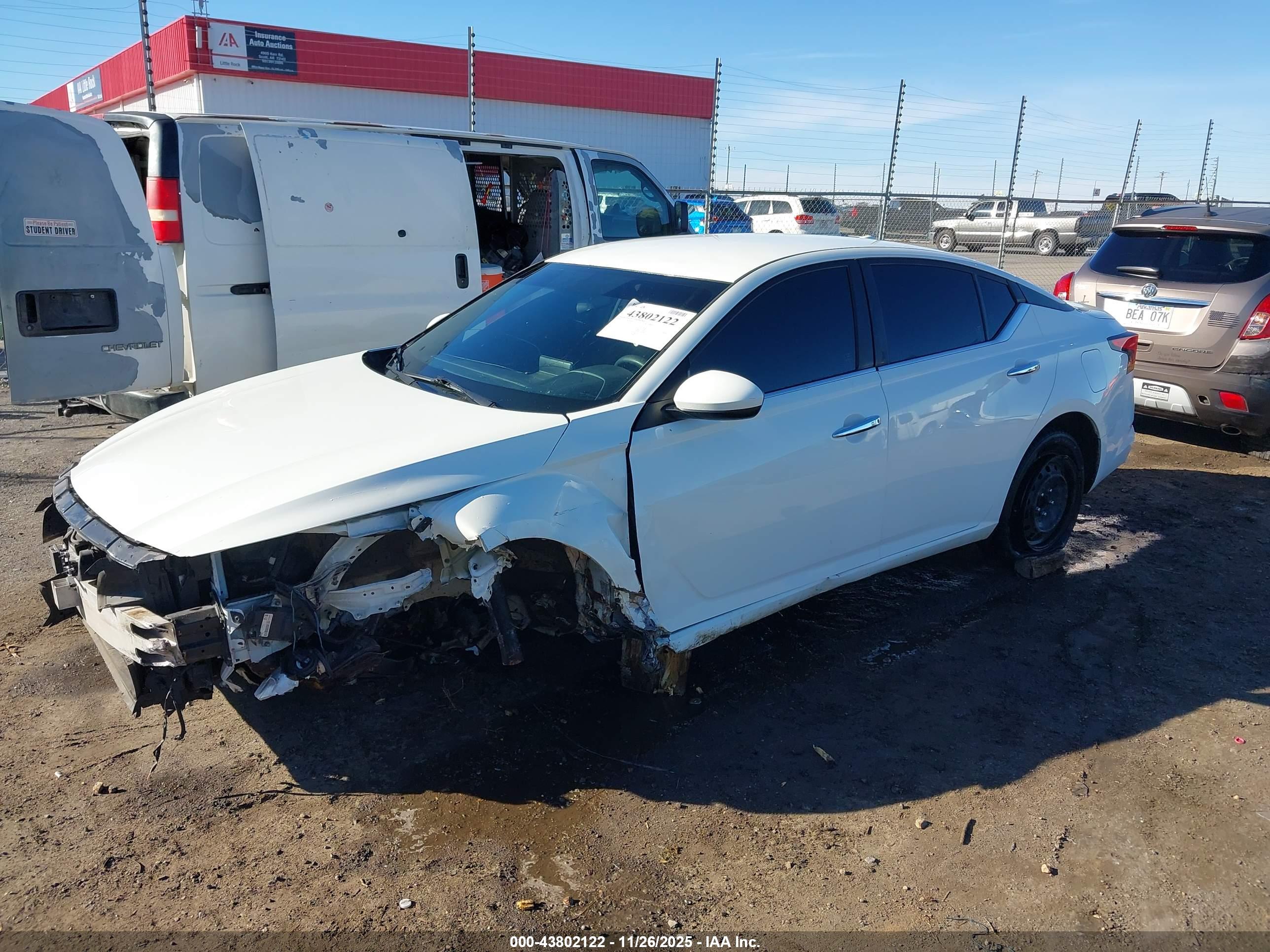NISSAN ALTIMA image 2