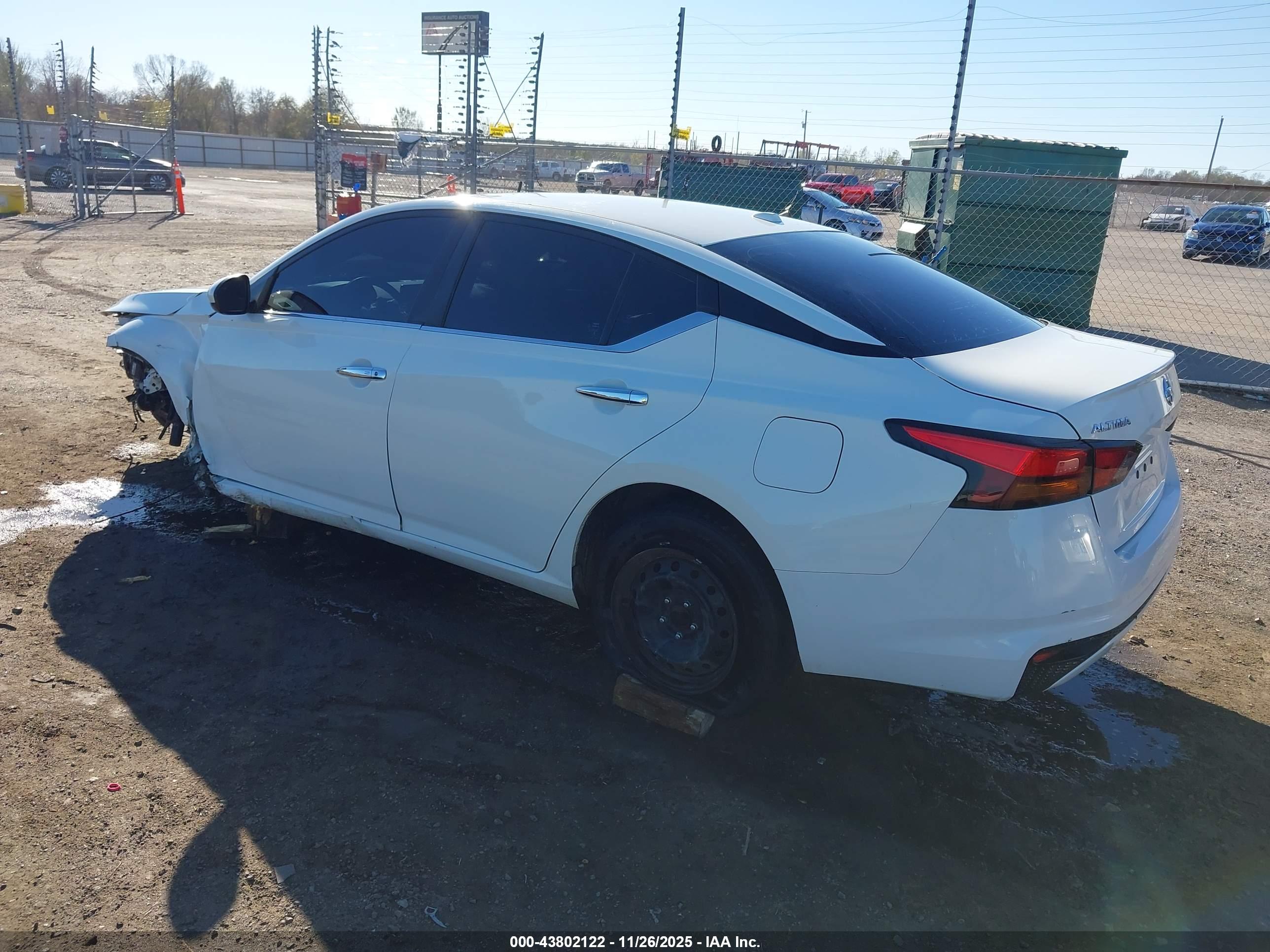 NISSAN ALTIMA image 3
