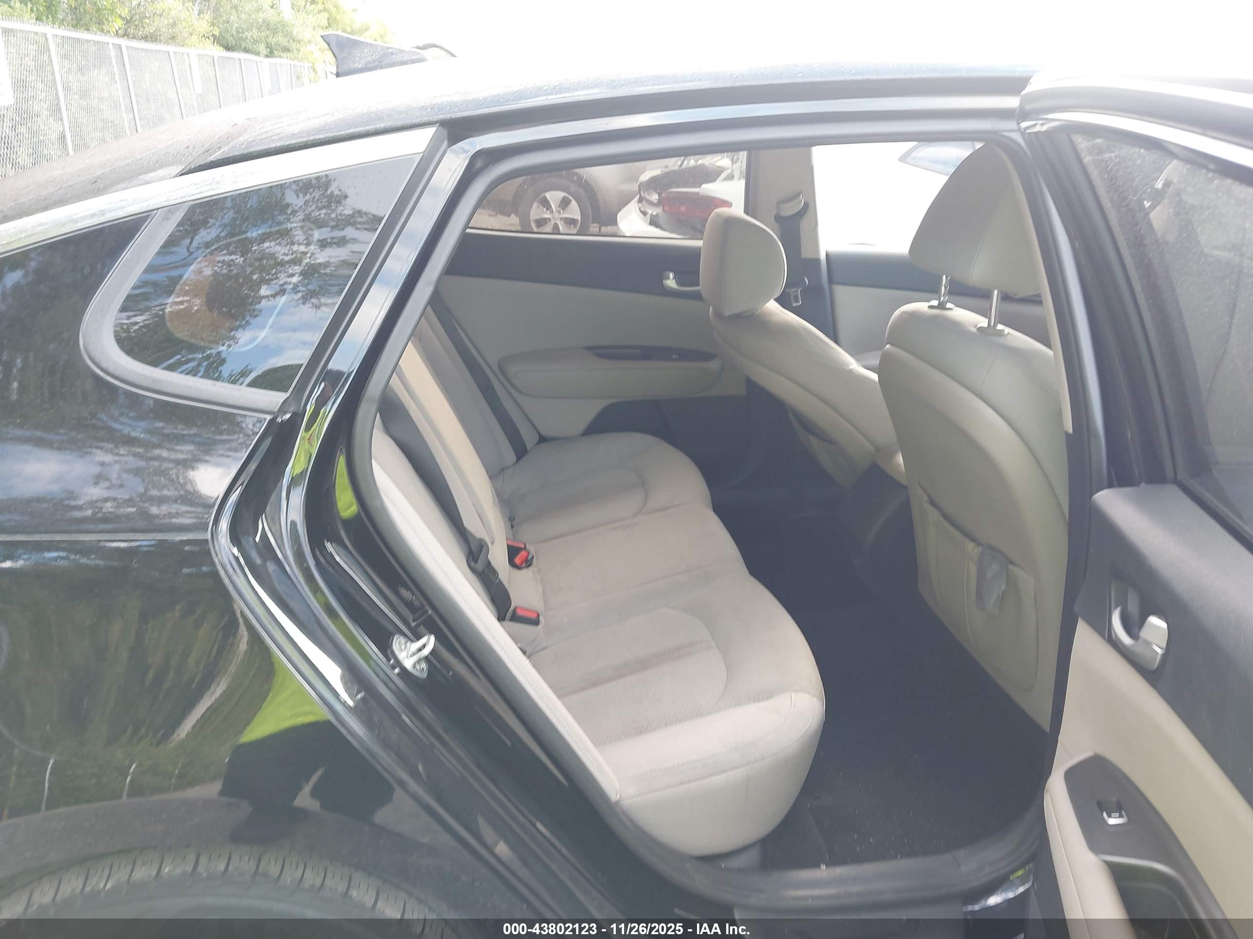 KIA OPTIMA image 8