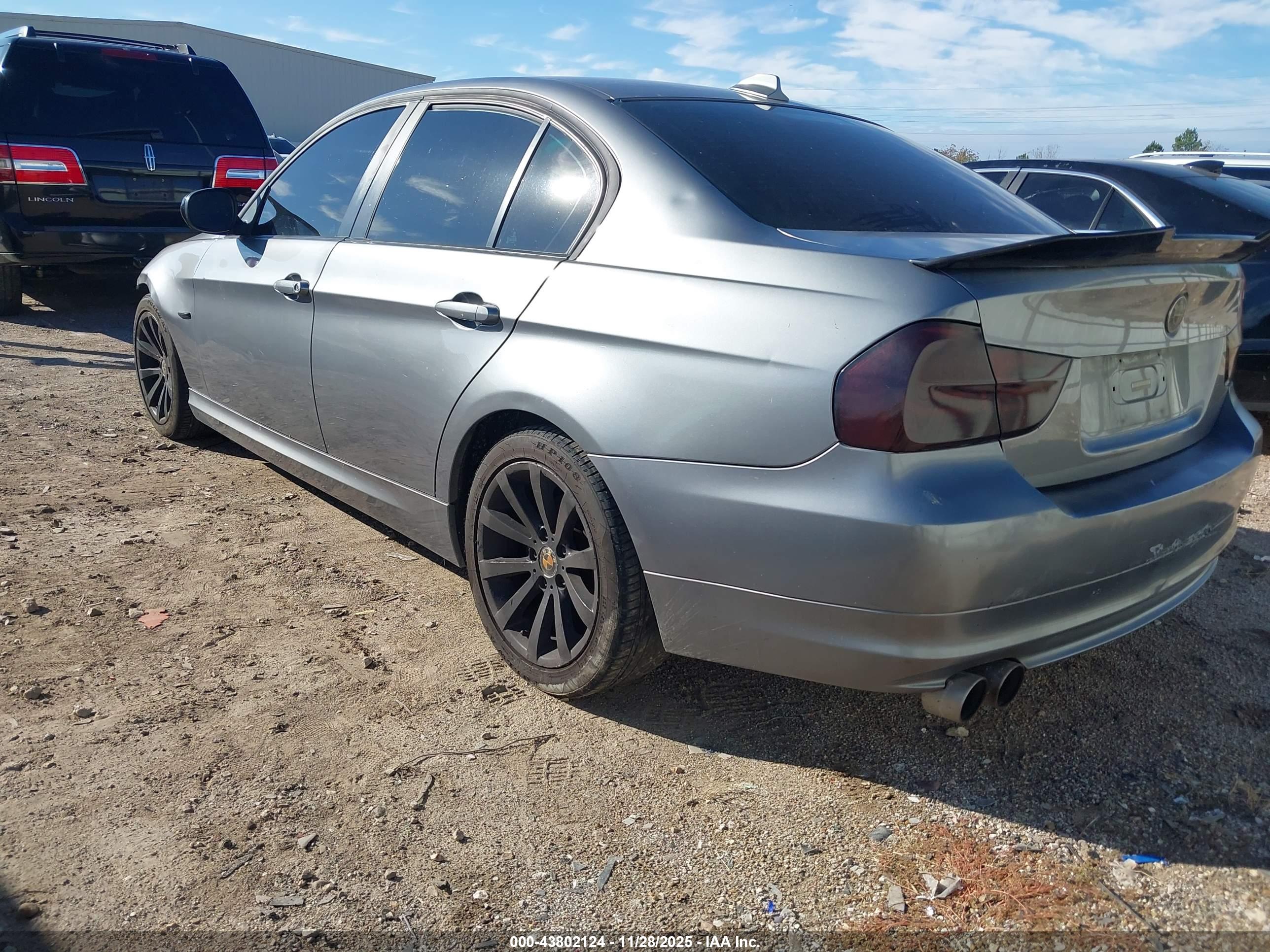 BMW 328I image 3