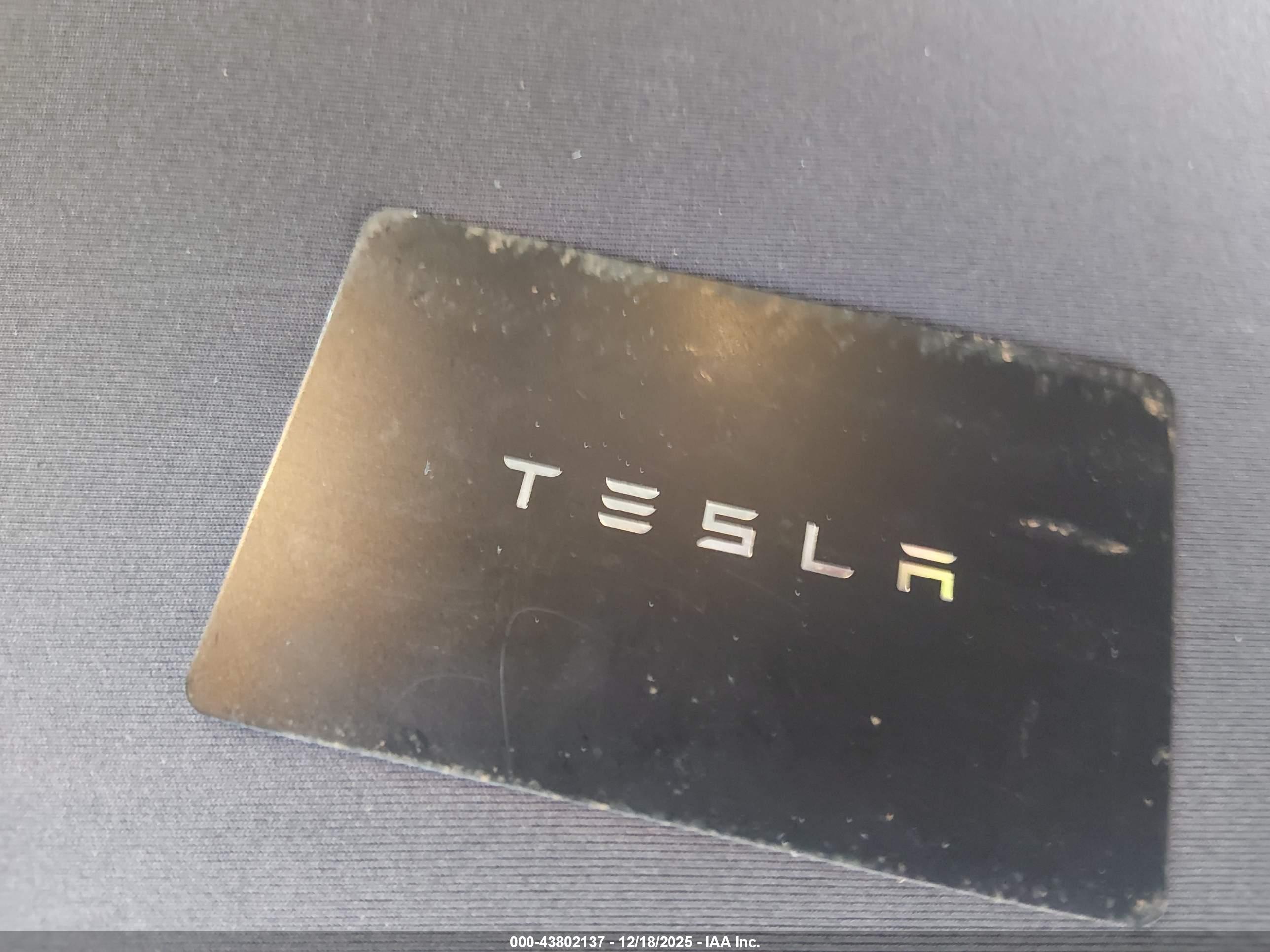 TESLA MODEL image 11