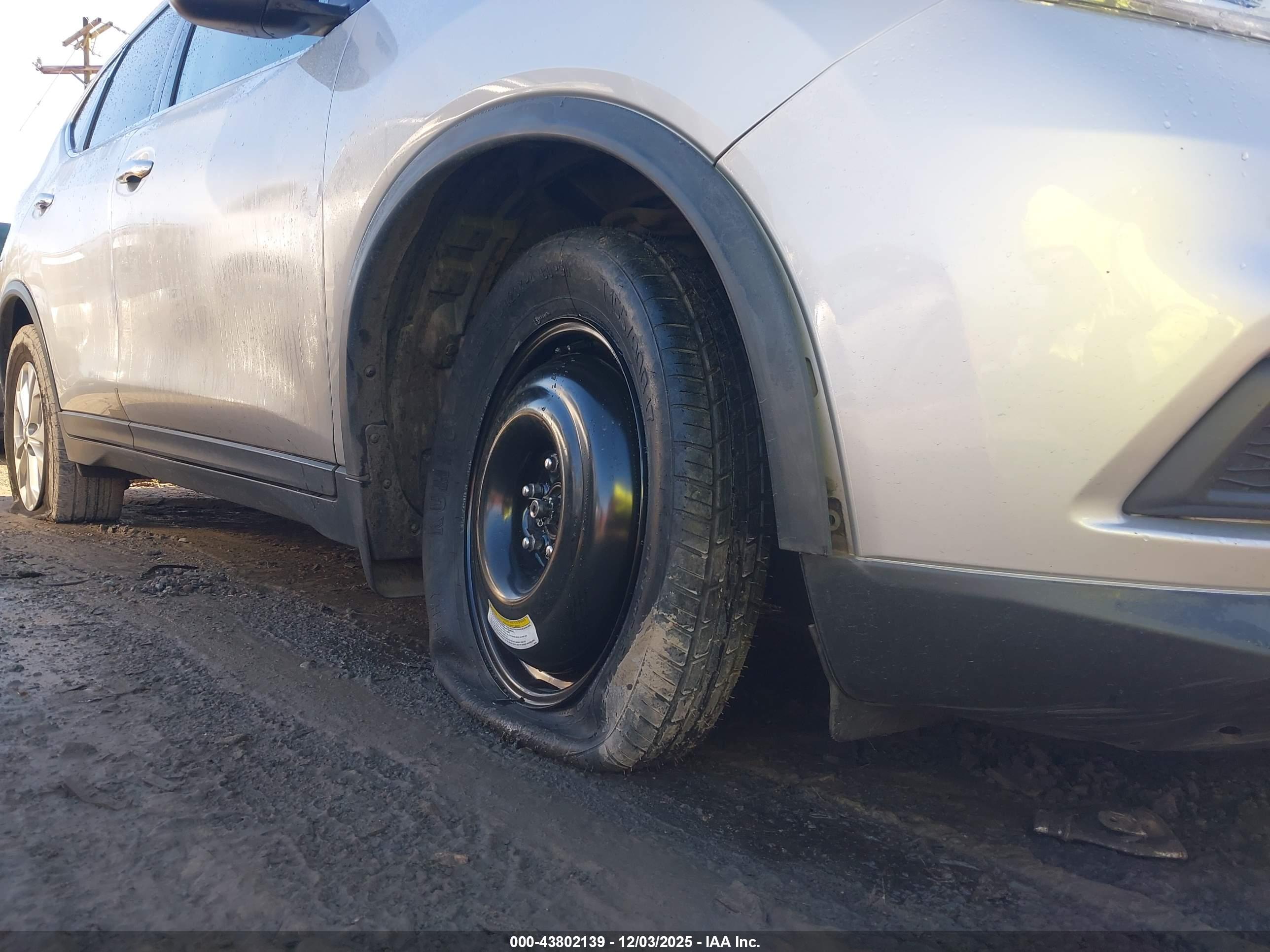 NISSAN ROGUE image 6