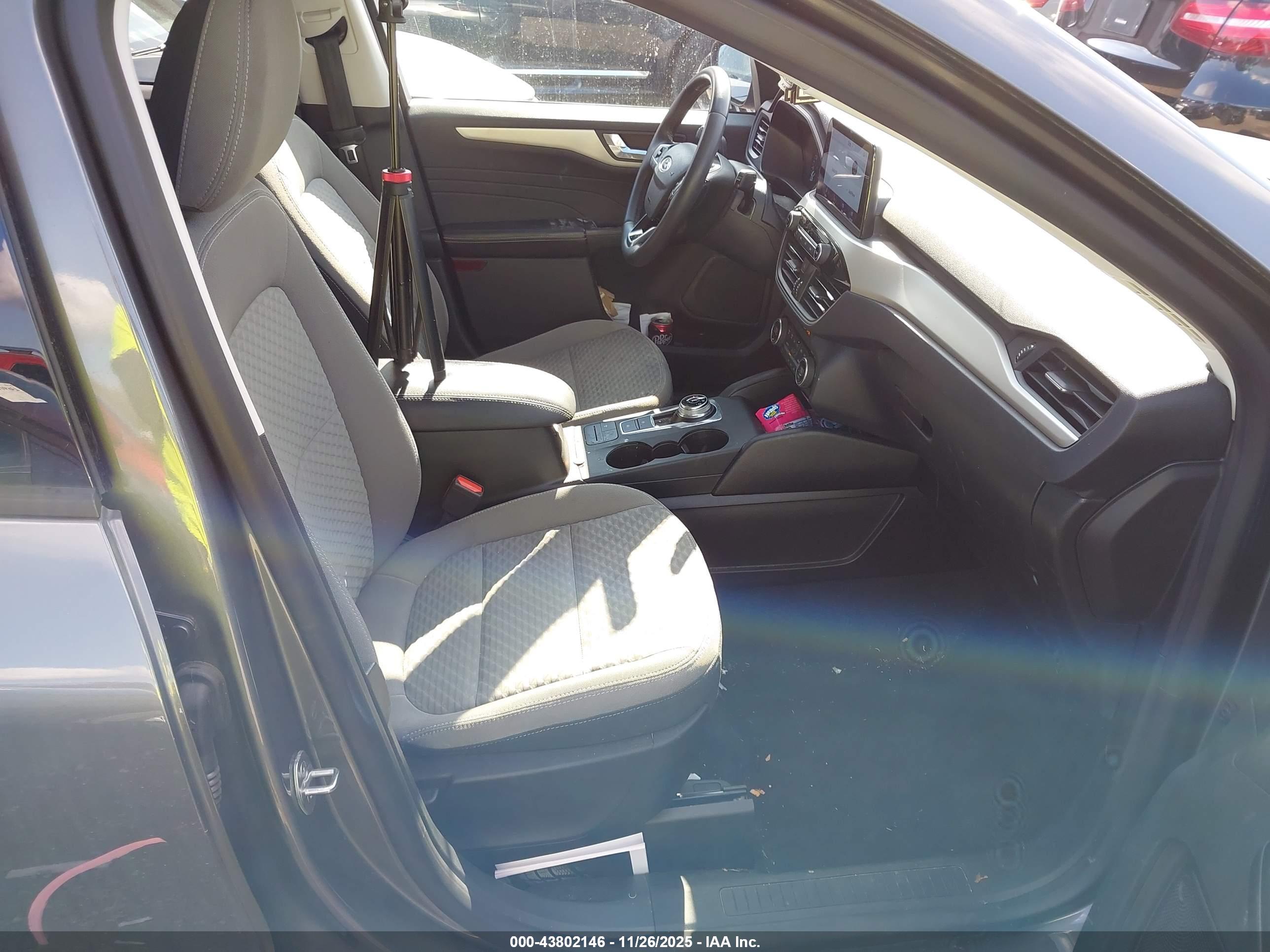 FORD ESCAPE image 5