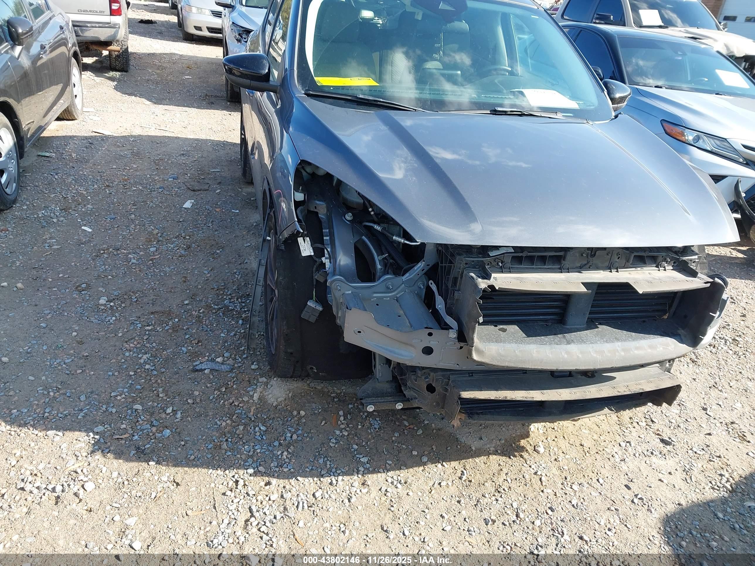 FORD ESCAPE image 6
