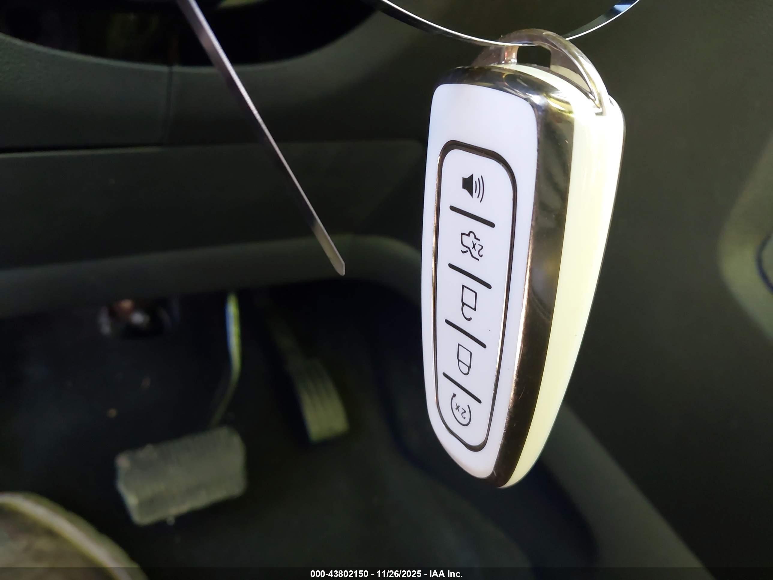 FORD ESCAPE image 11