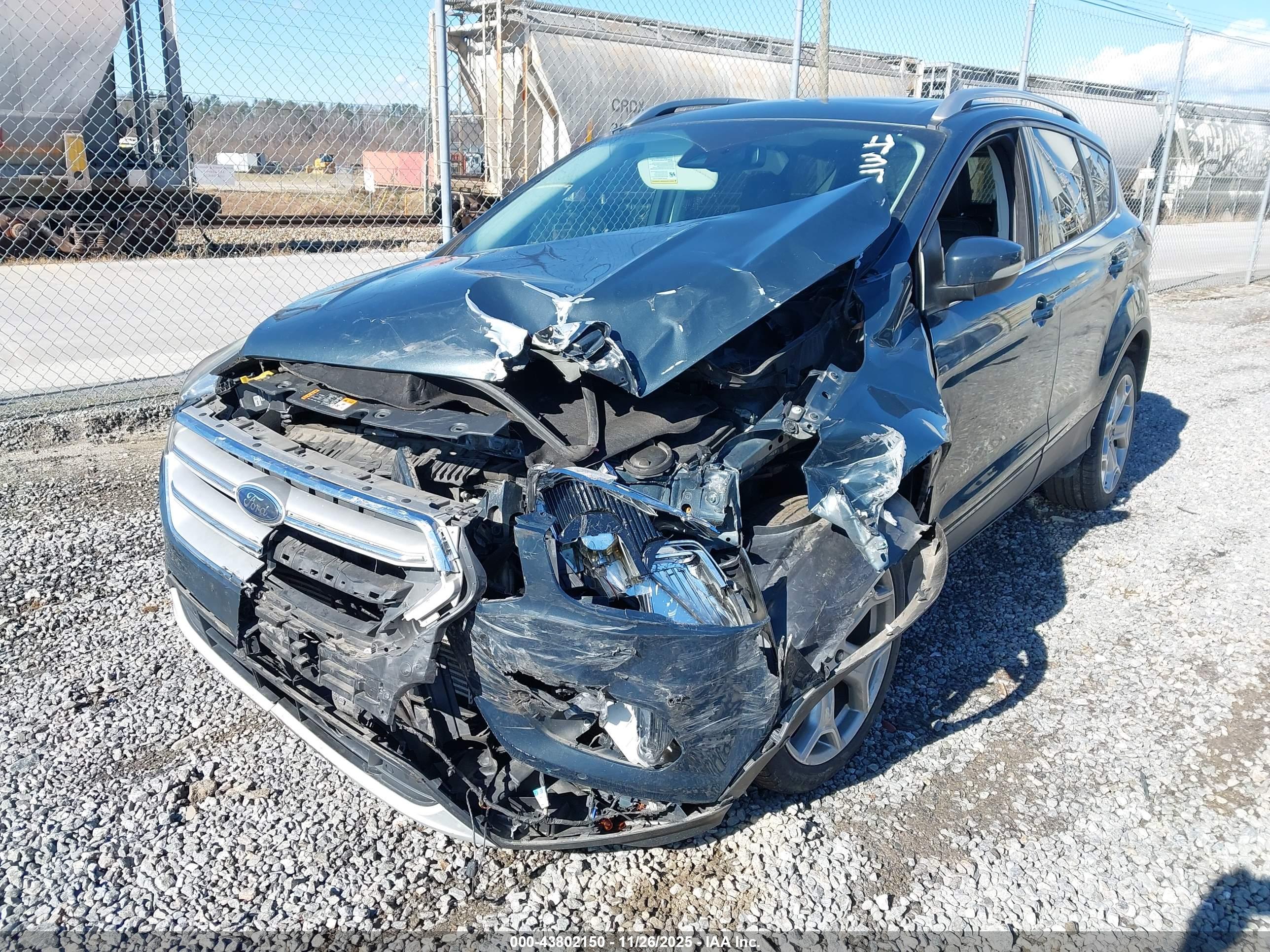 FORD ESCAPE image 2