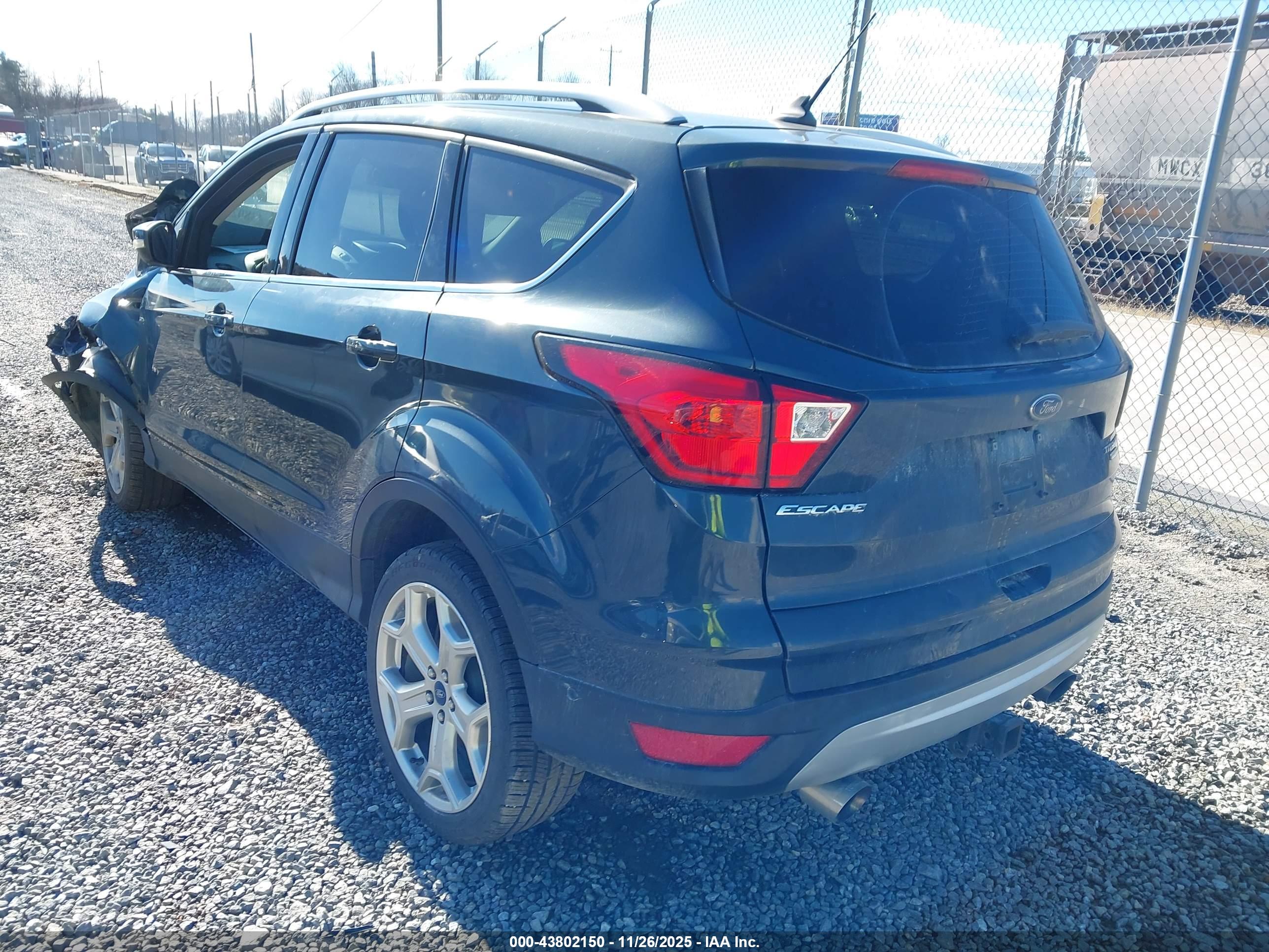 FORD ESCAPE image 3