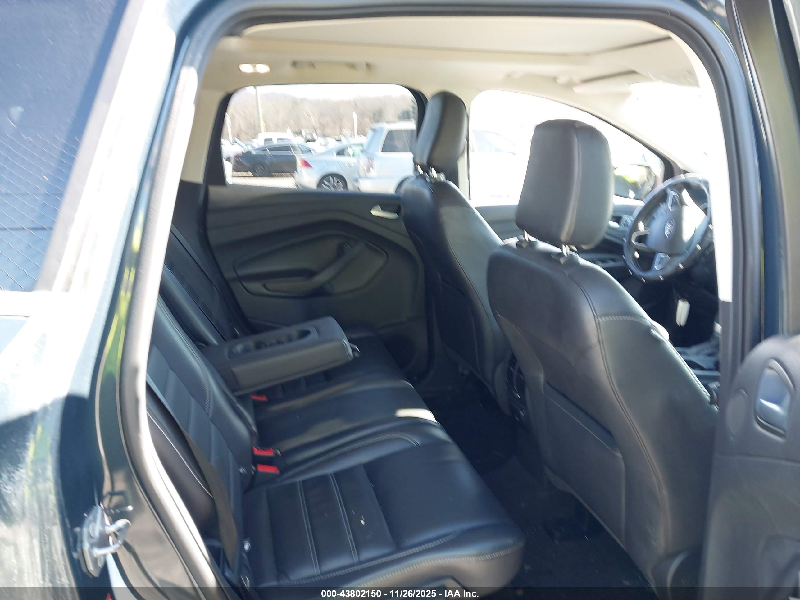 FORD ESCAPE image 8