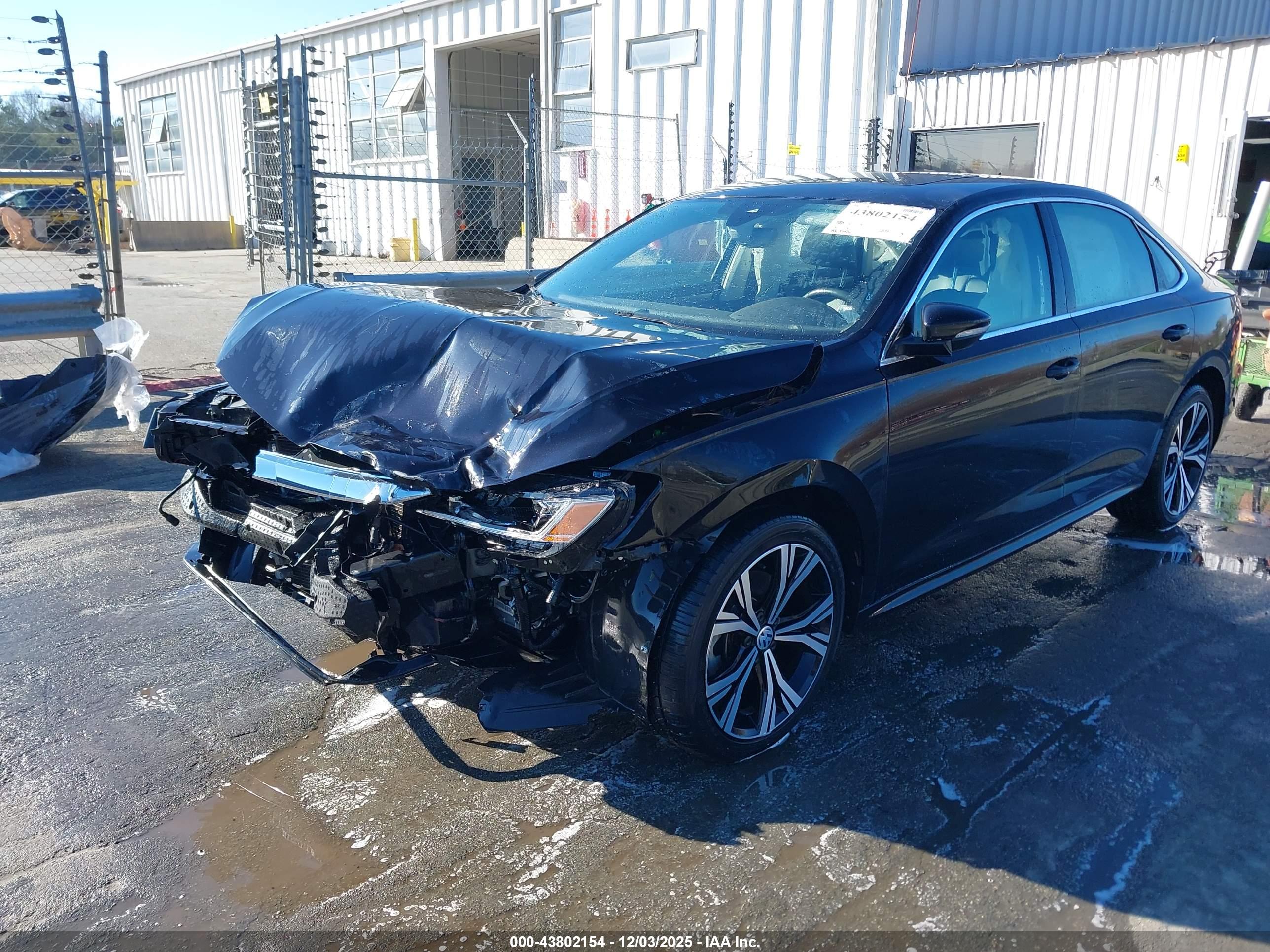 VOLKSWAGEN PASSAT image 2