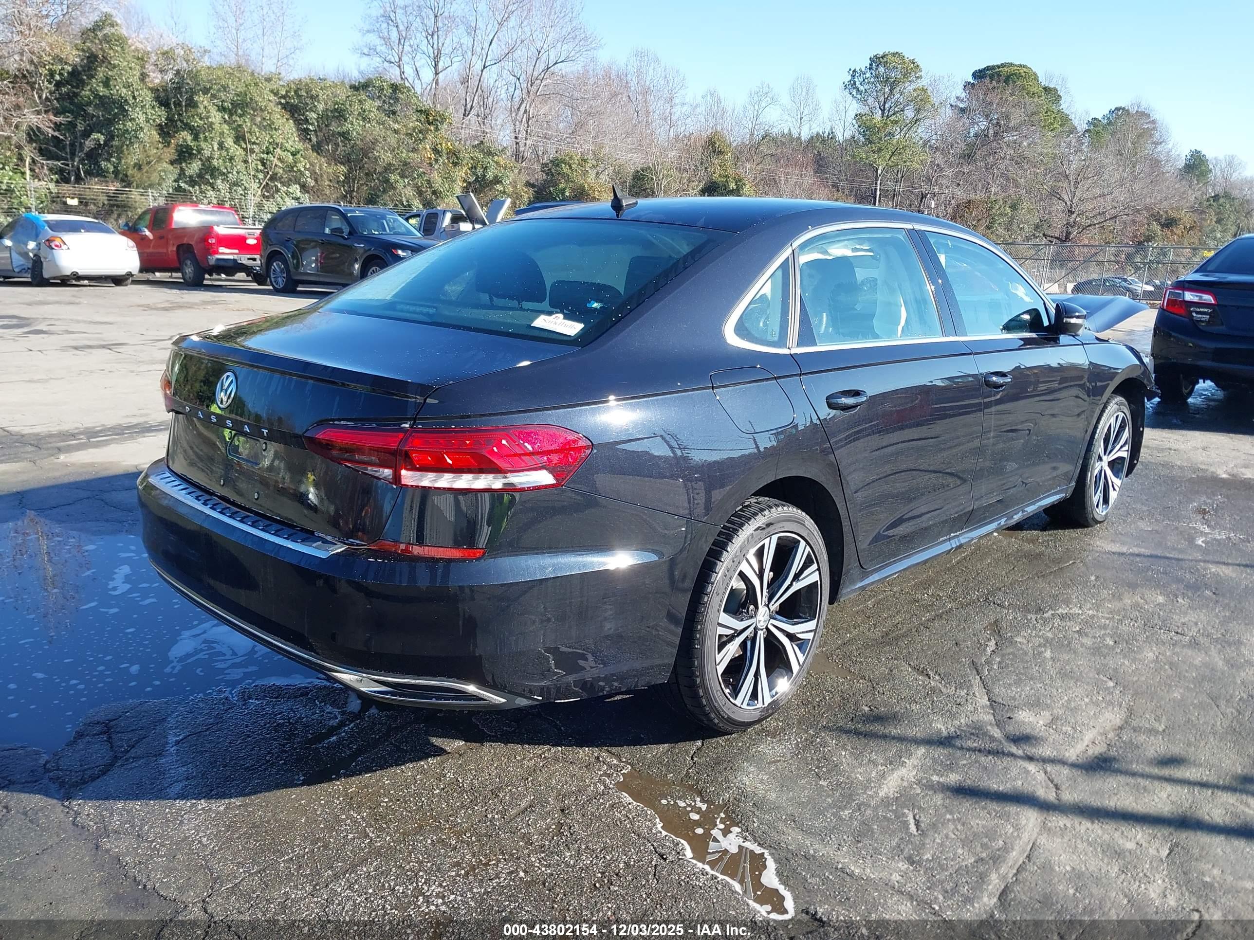 VOLKSWAGEN PASSAT image 4