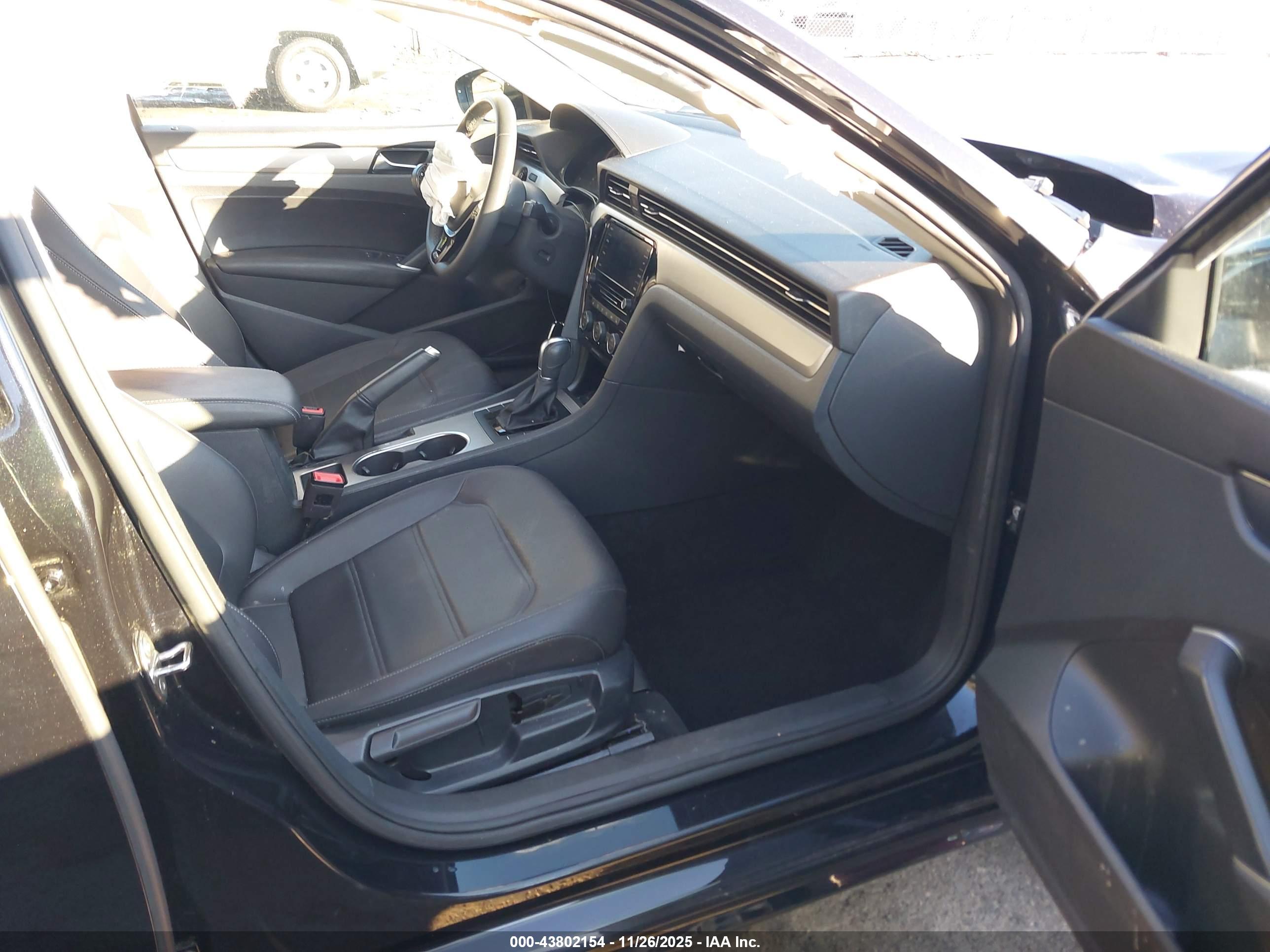 VOLKSWAGEN PASSAT image 5