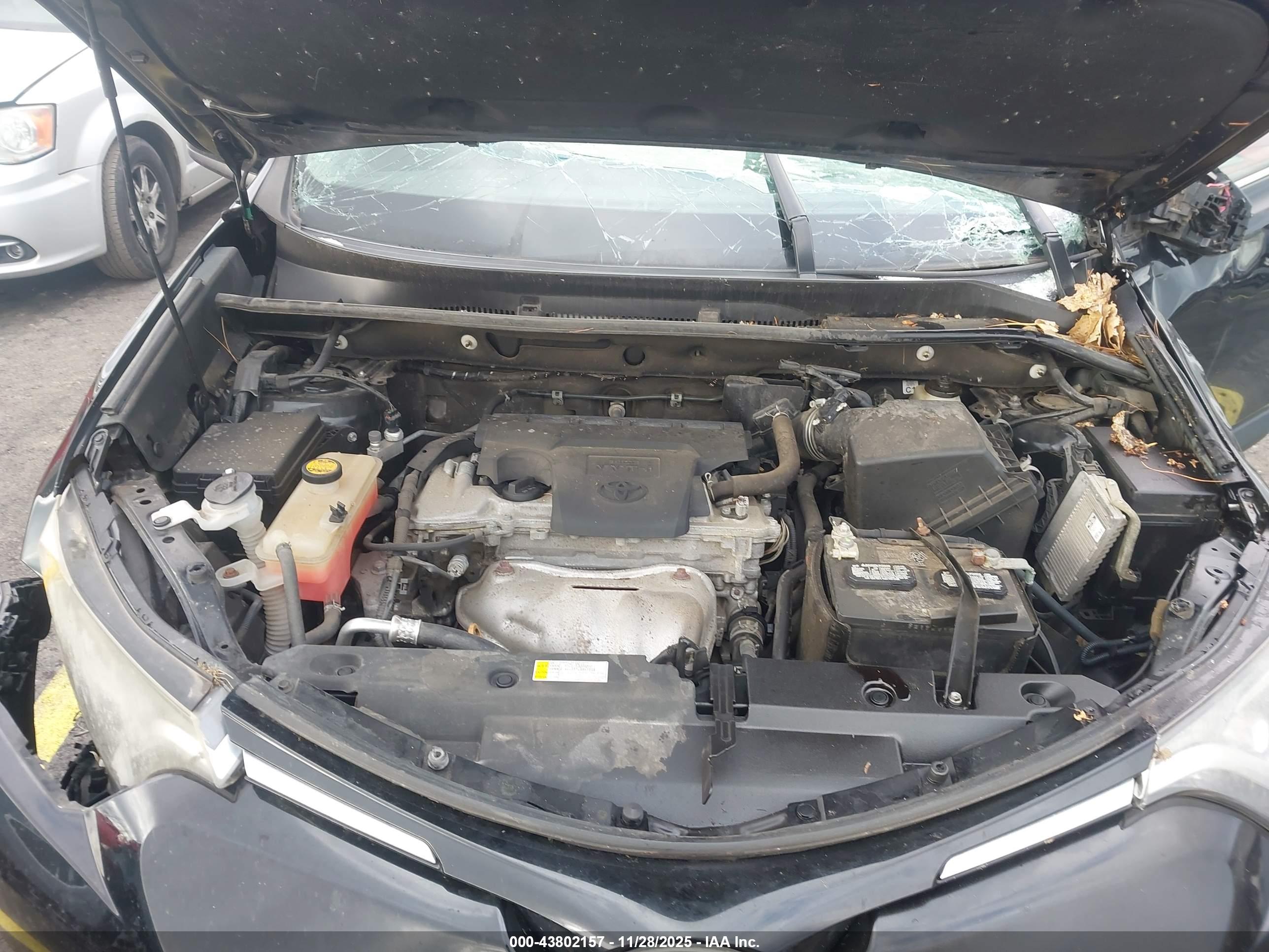 TOYOTA RAV4 image 10