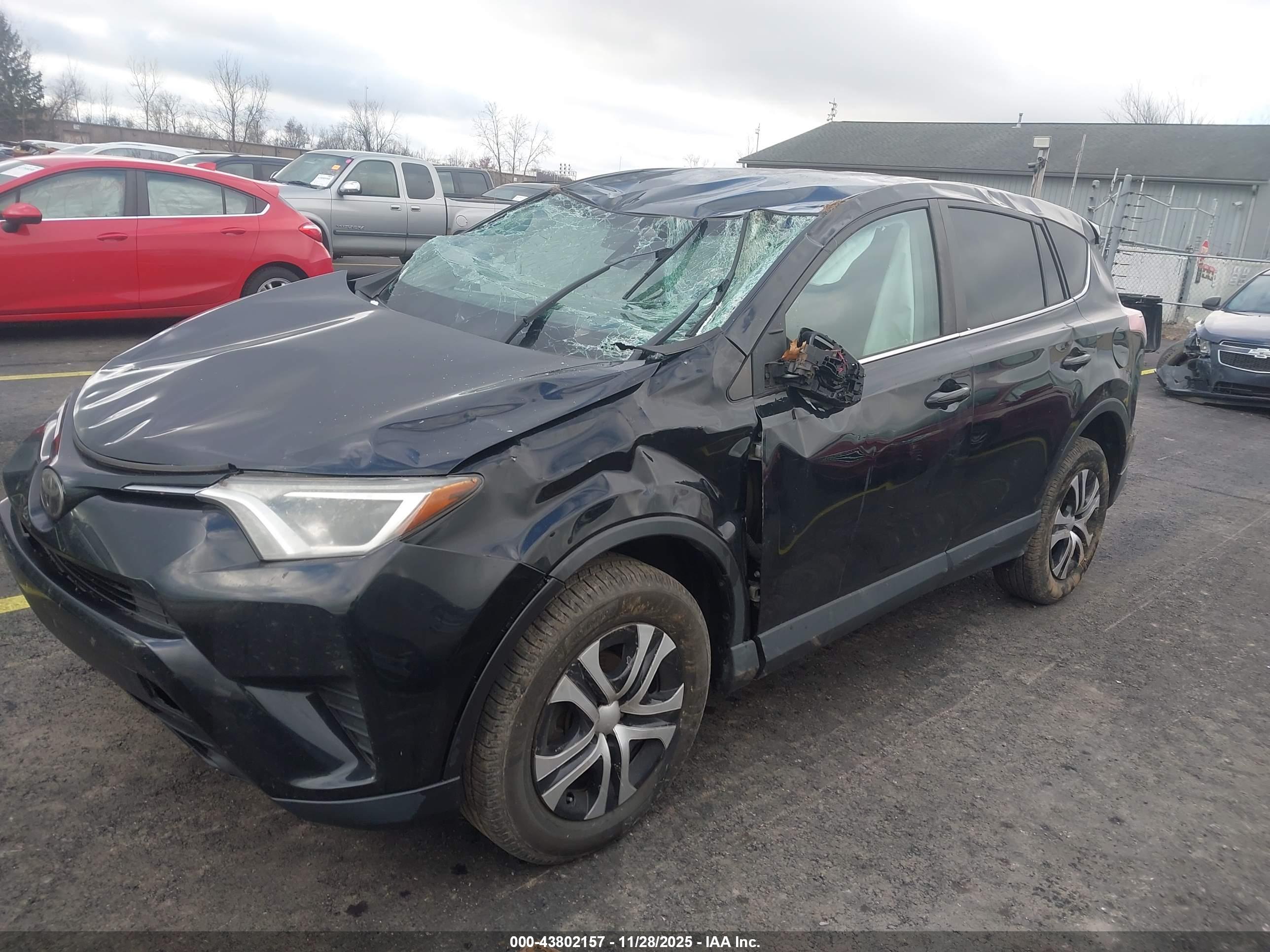 TOYOTA RAV4 image 2