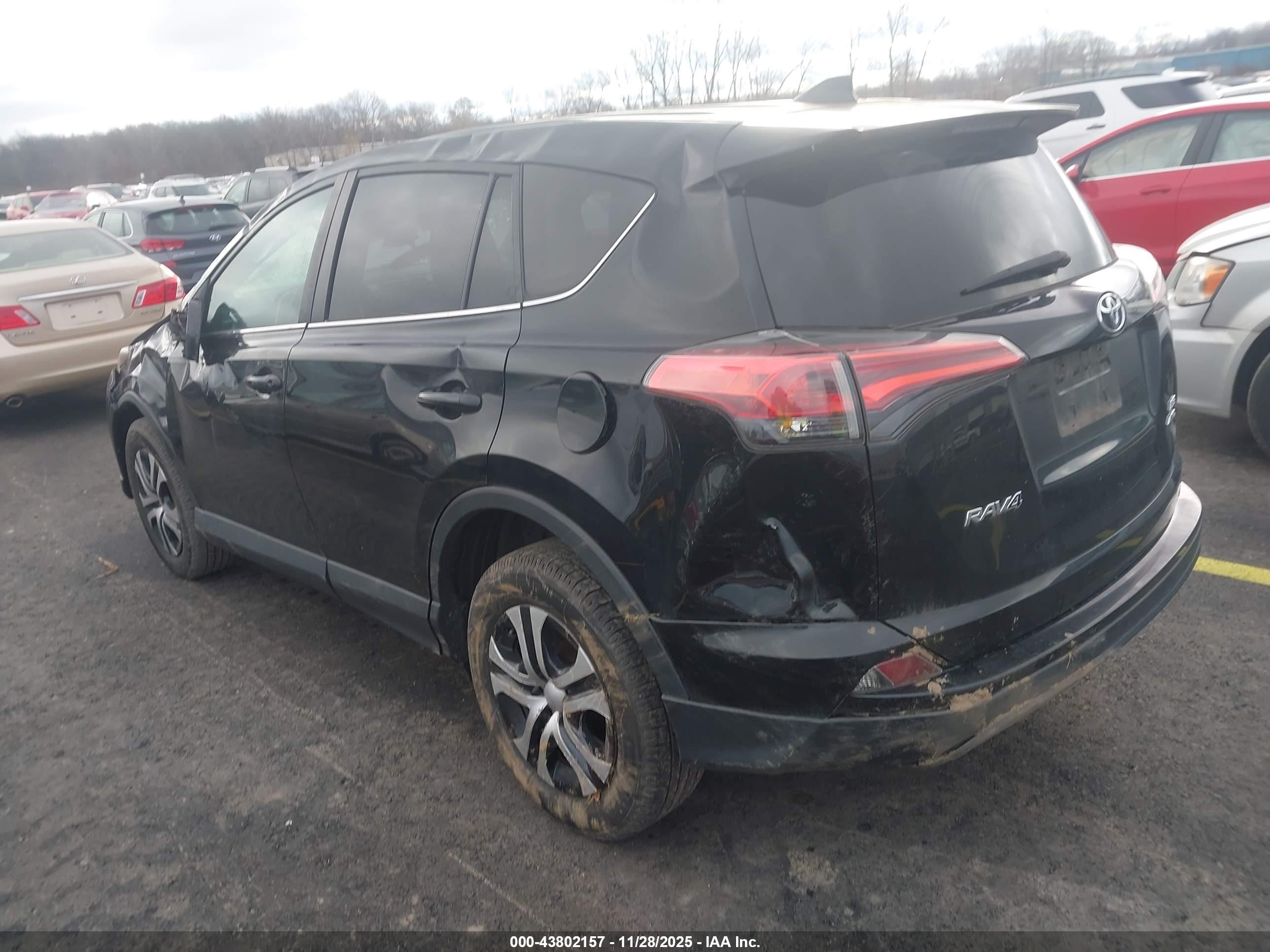 TOYOTA RAV4 image 3