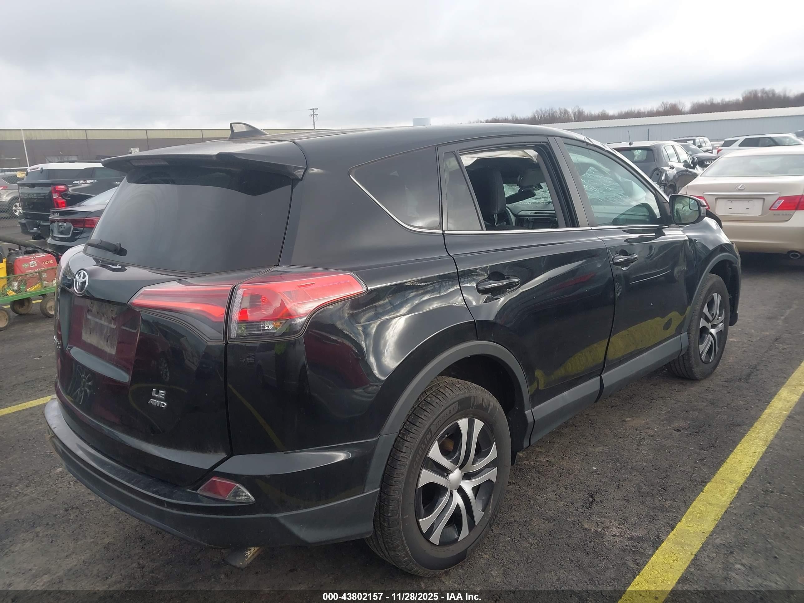 TOYOTA RAV4 image 4