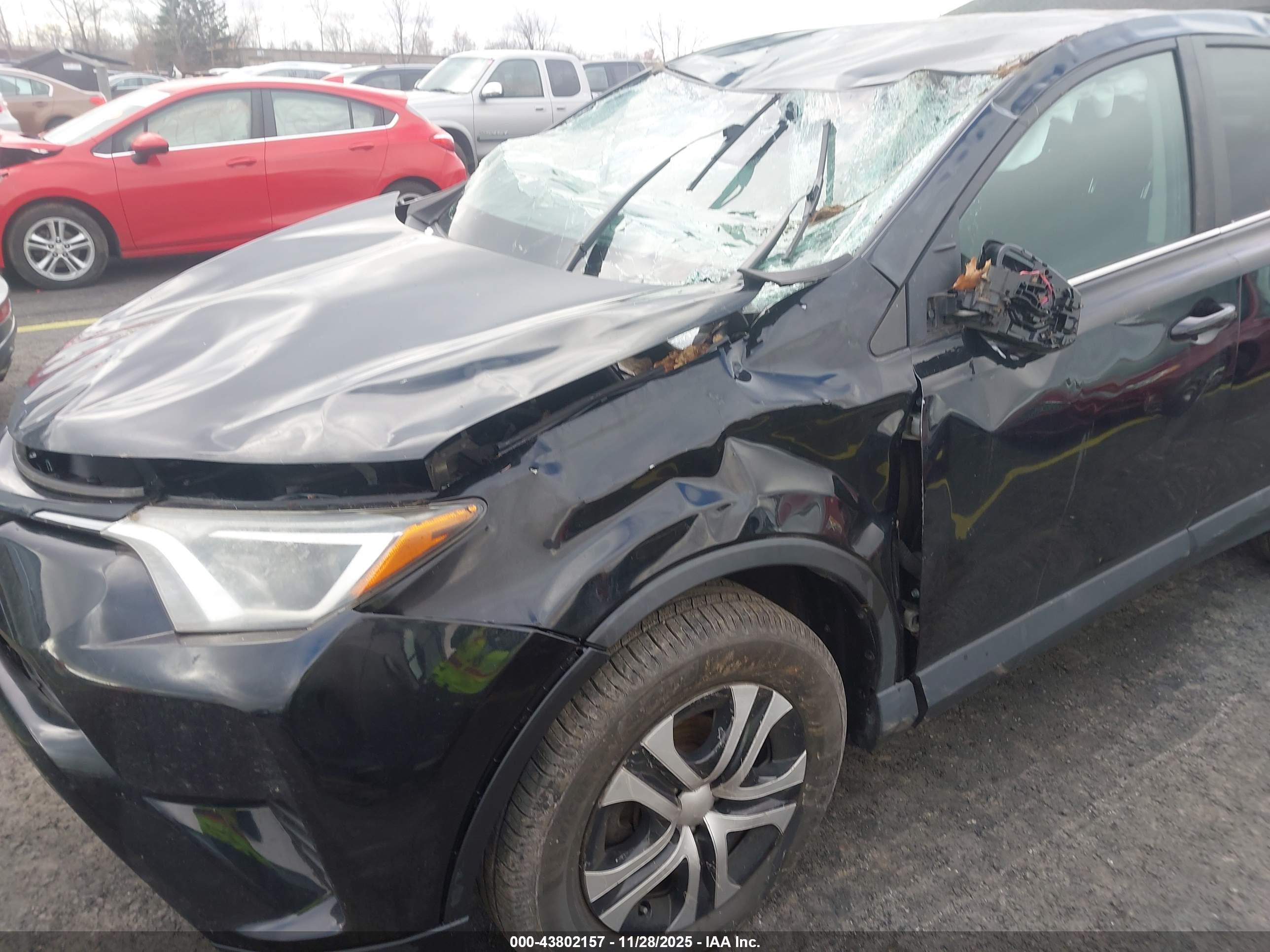 TOYOTA RAV4 image 6
