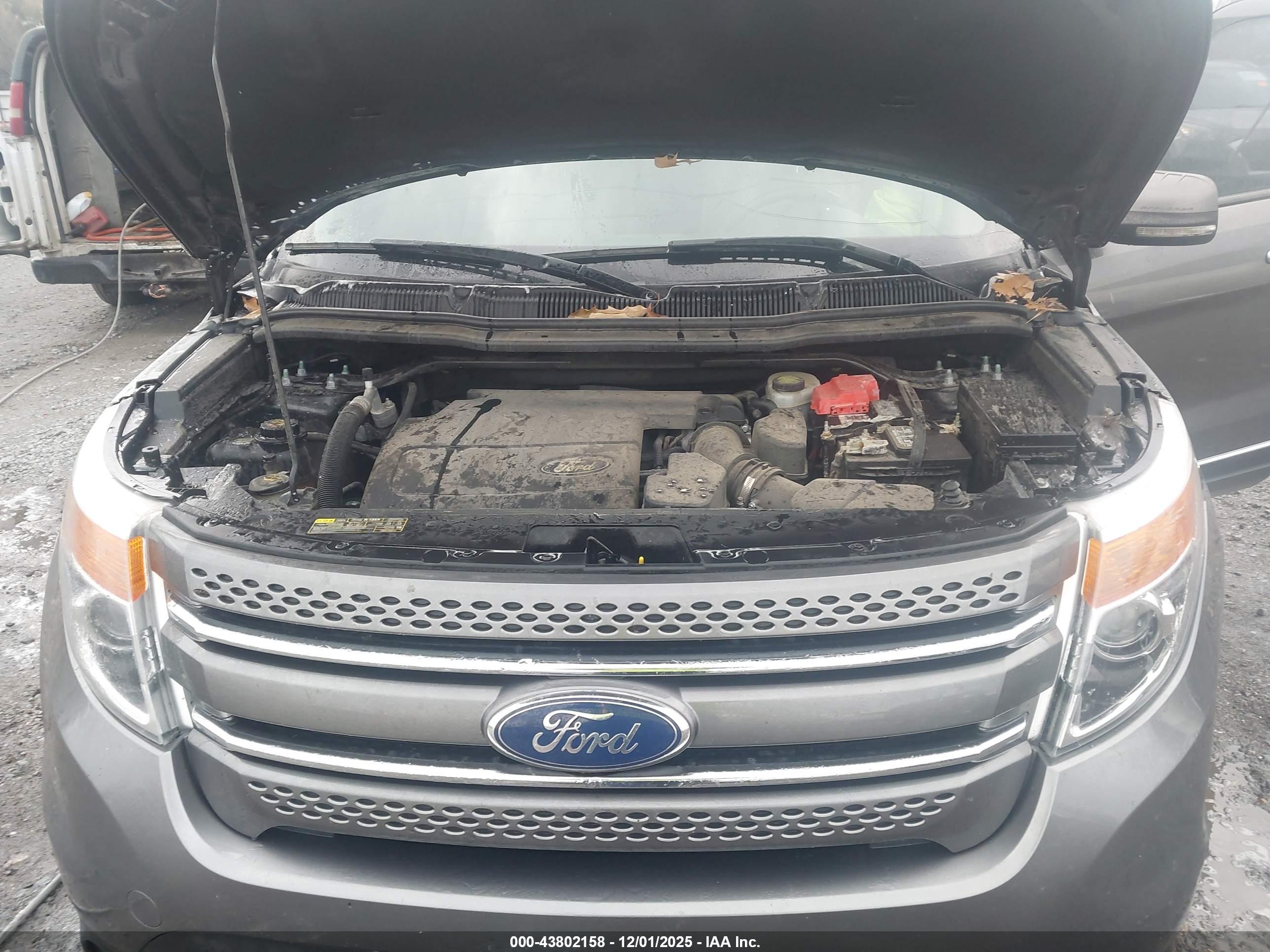 FORD EXPLORER image 10