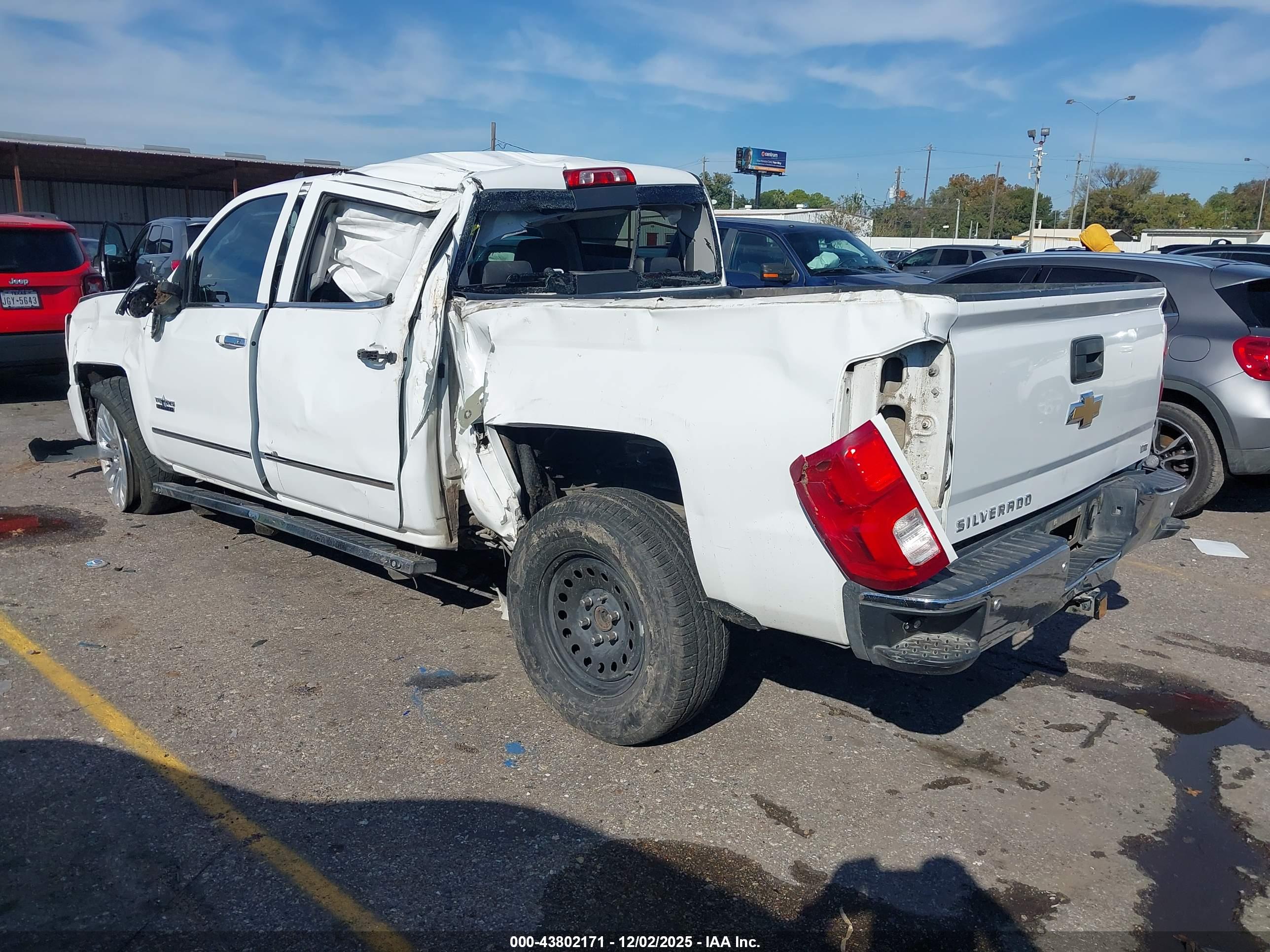 CHEVROLET SILVERADO image 3