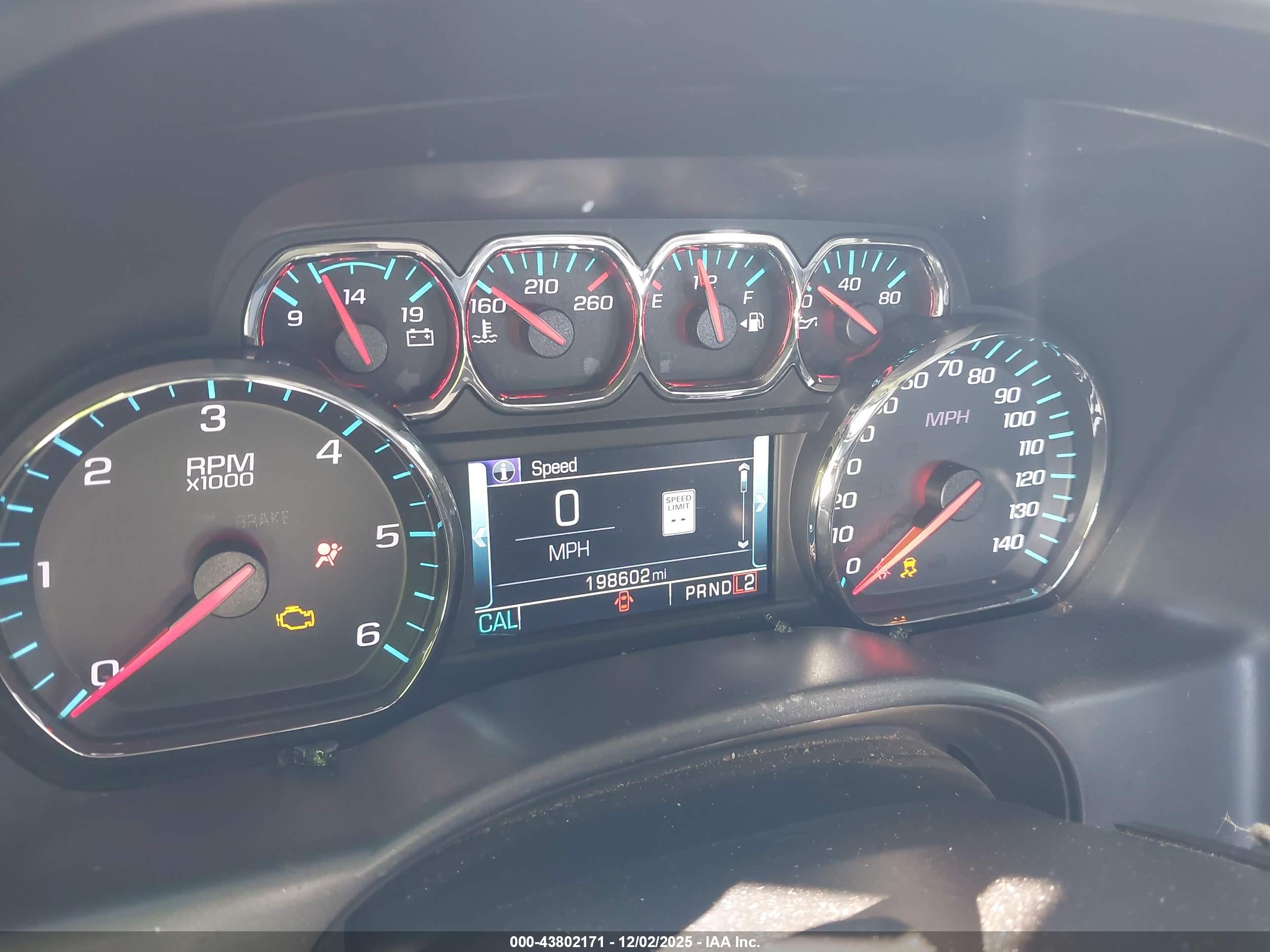 CHEVROLET SILVERADO image 7