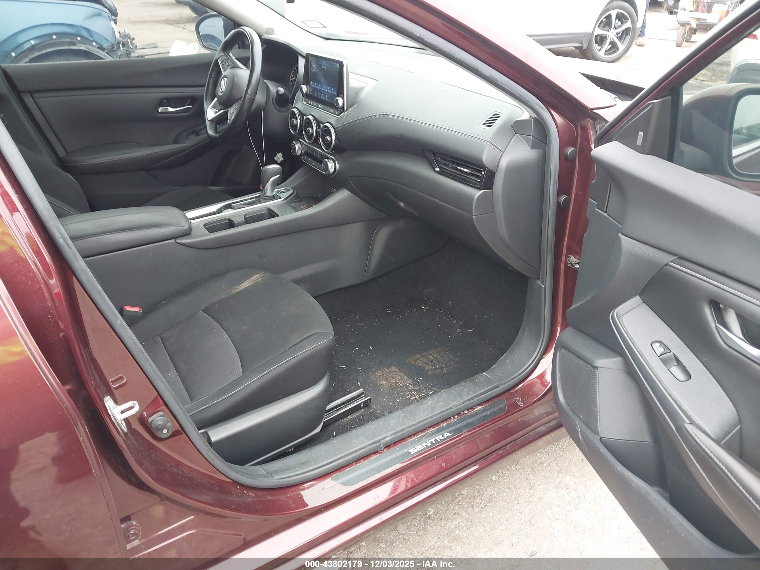 NISSAN SENTRA image 5